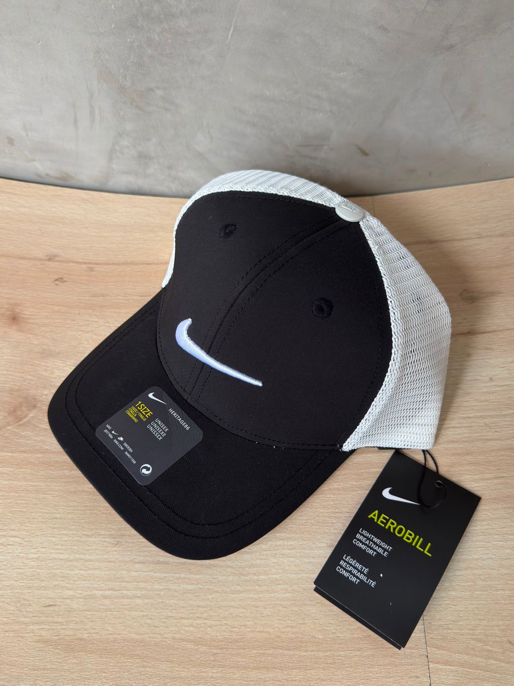 NIKE AERODINÁMICA NEGRA