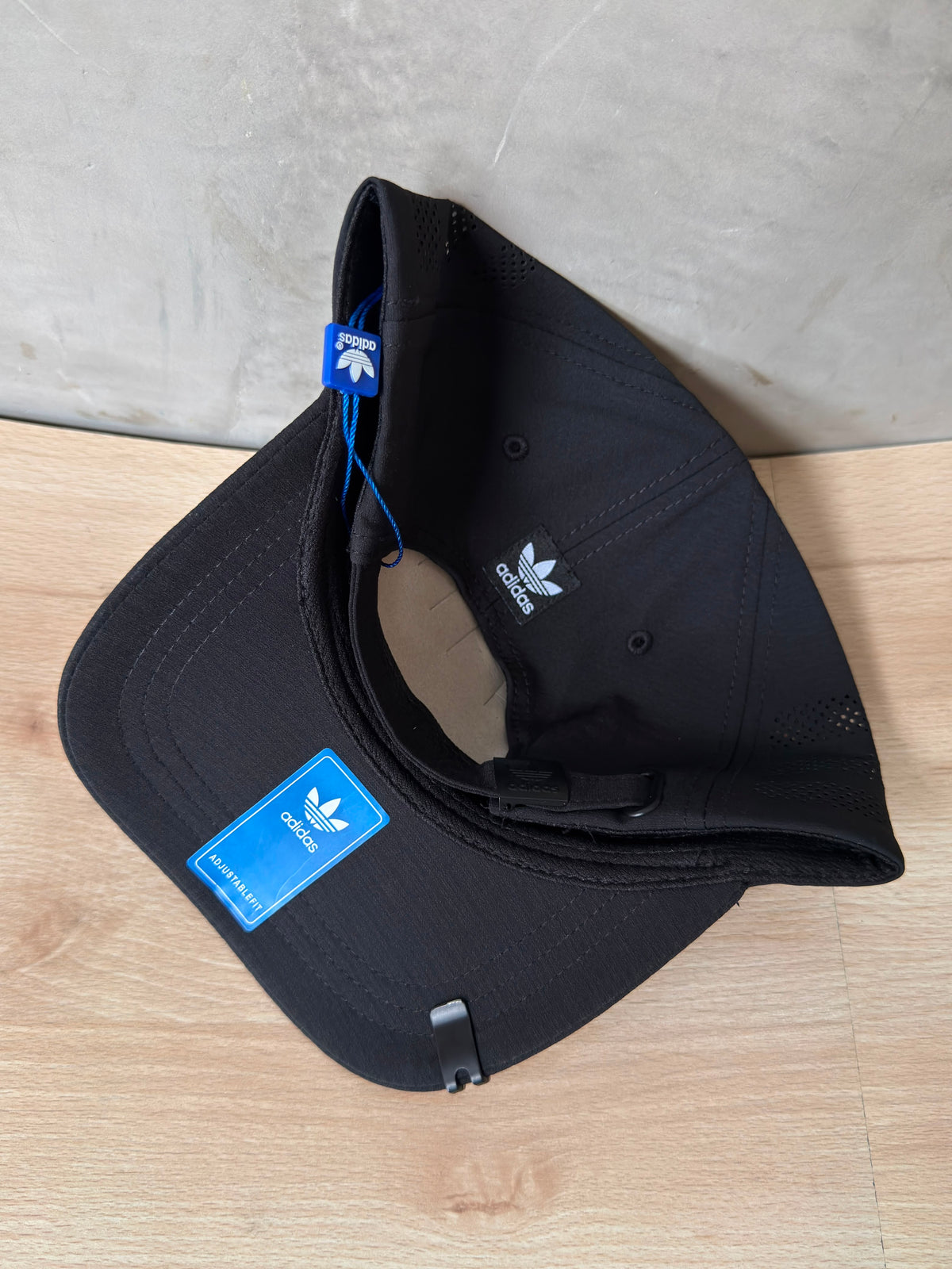 ADIDAS PERFORMANCE NEGRA LOGO ORIGINALS