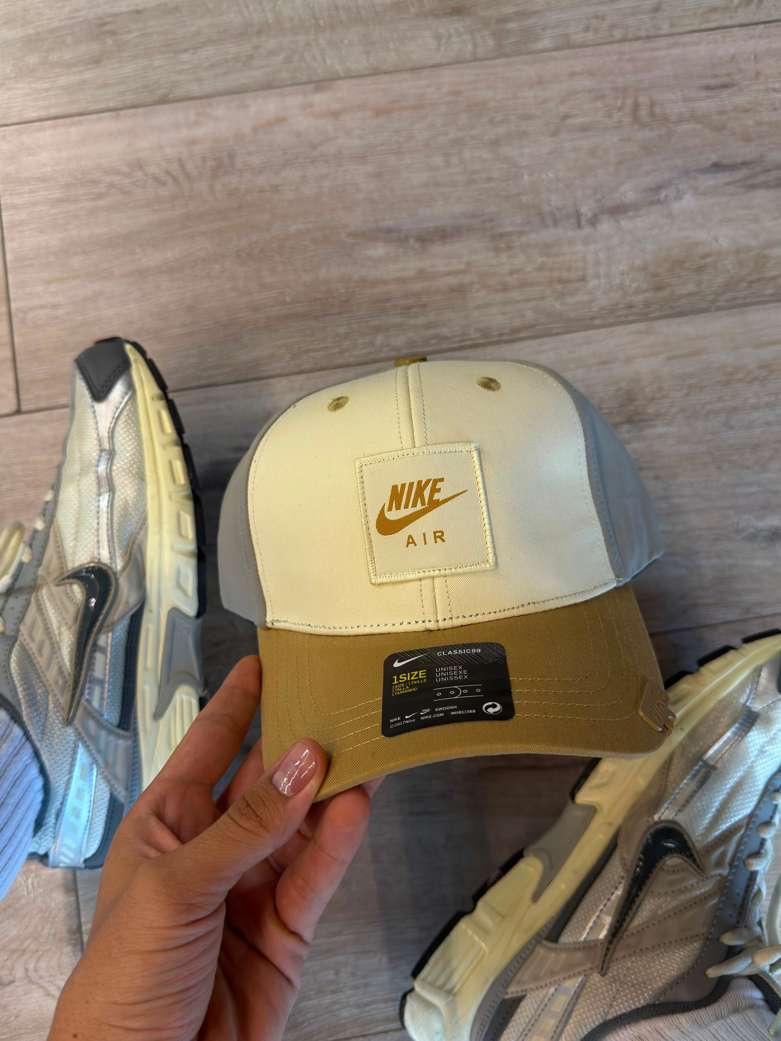 NIKE AIR CLASSIC 99 BEIGE-GRIS