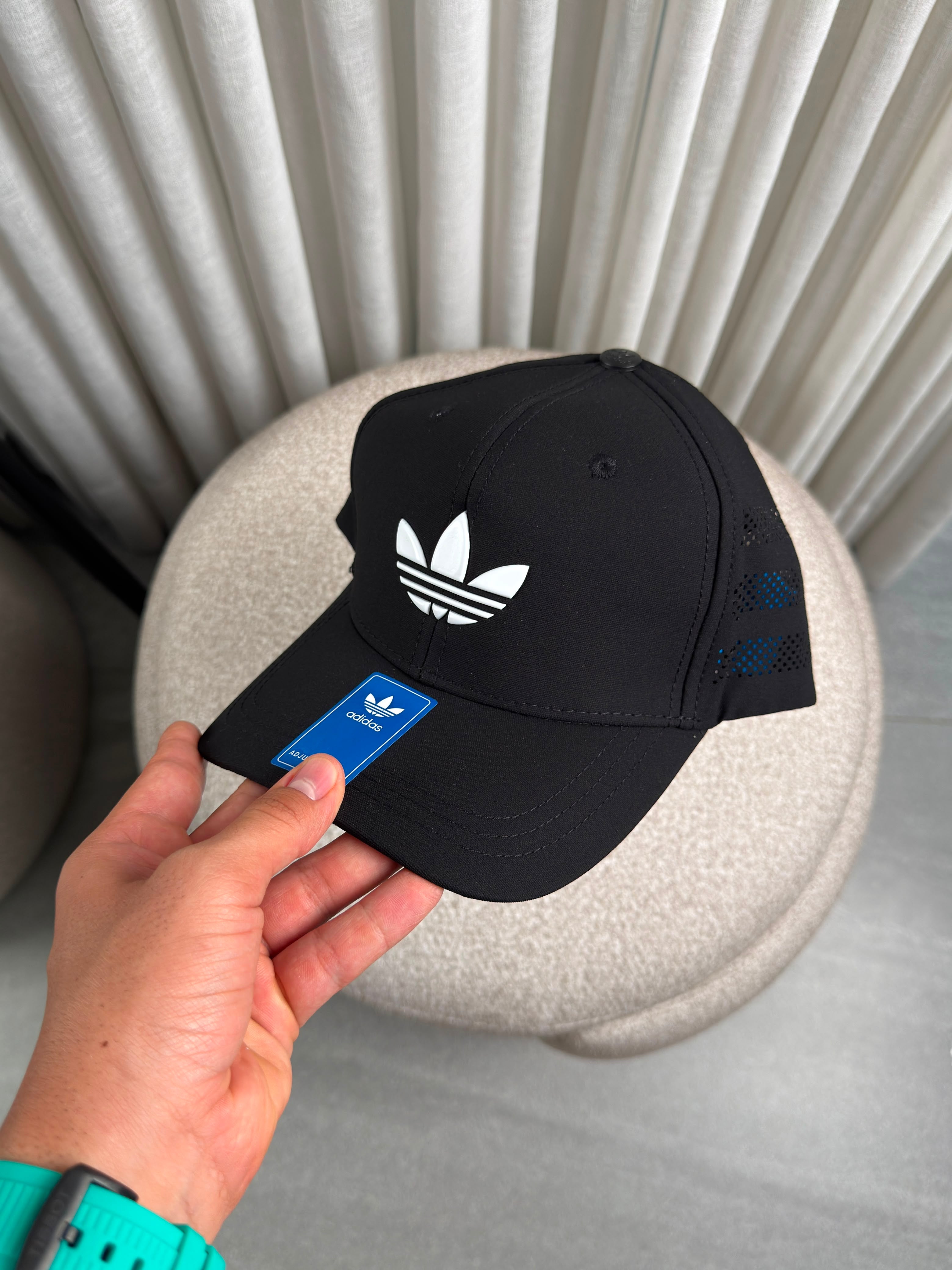 ADIDAS ORIGINALS BLACK ICON