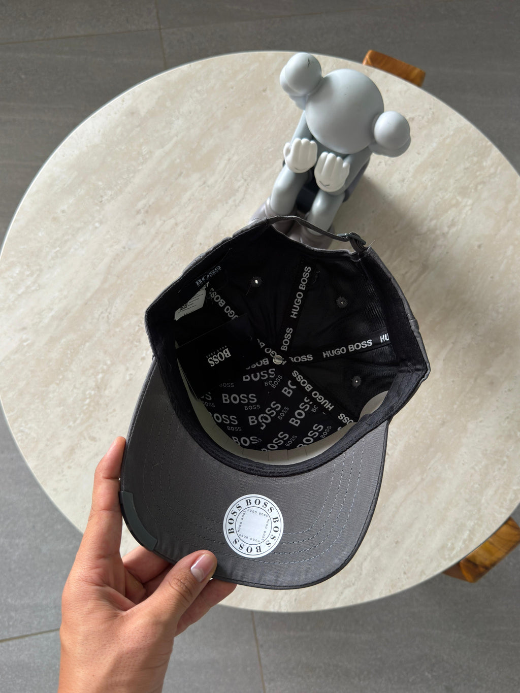 HUGO BOSS CLÁSICA GRIS