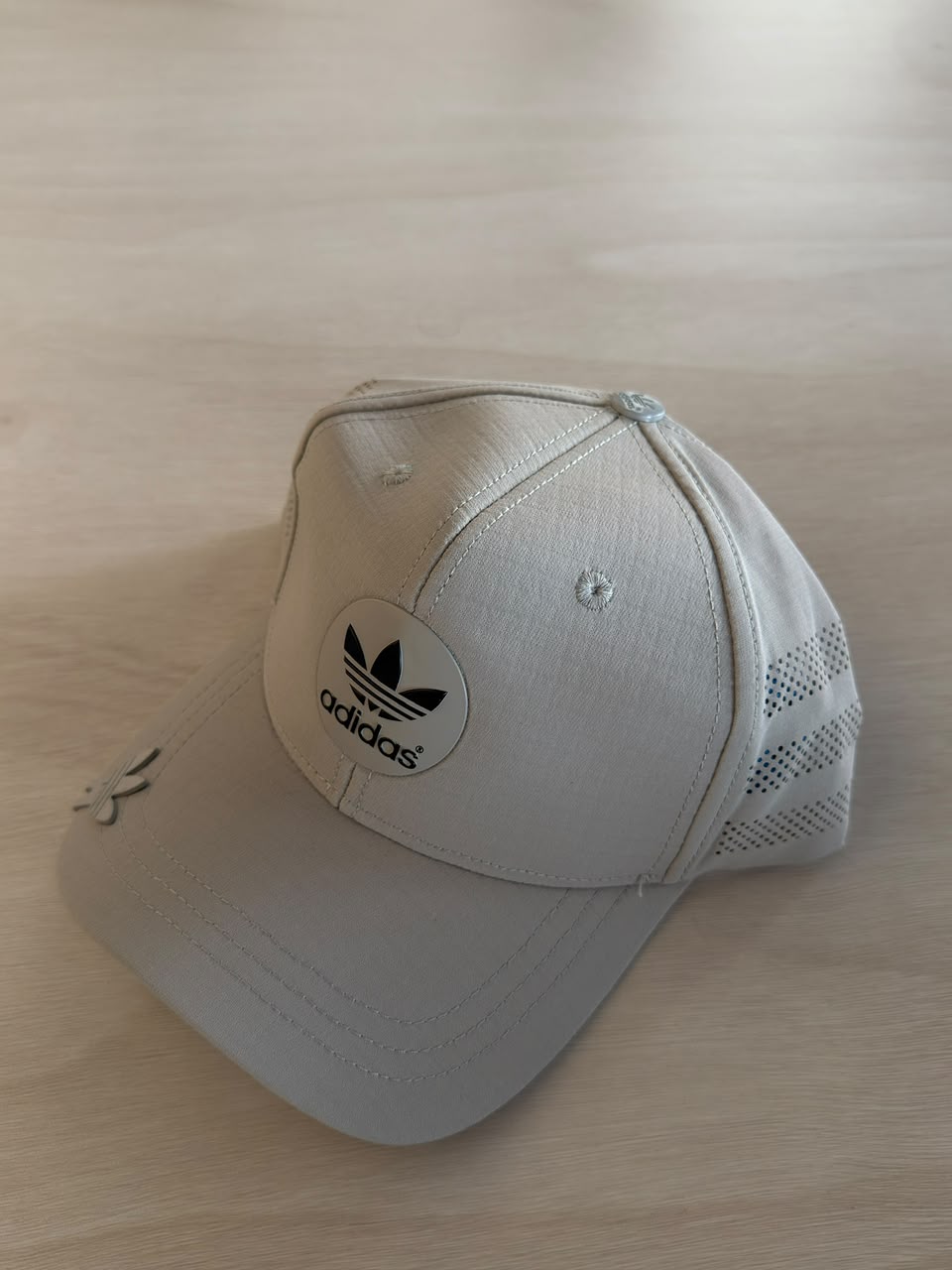 ADIDAS ORIGINALS SILVER BADGE