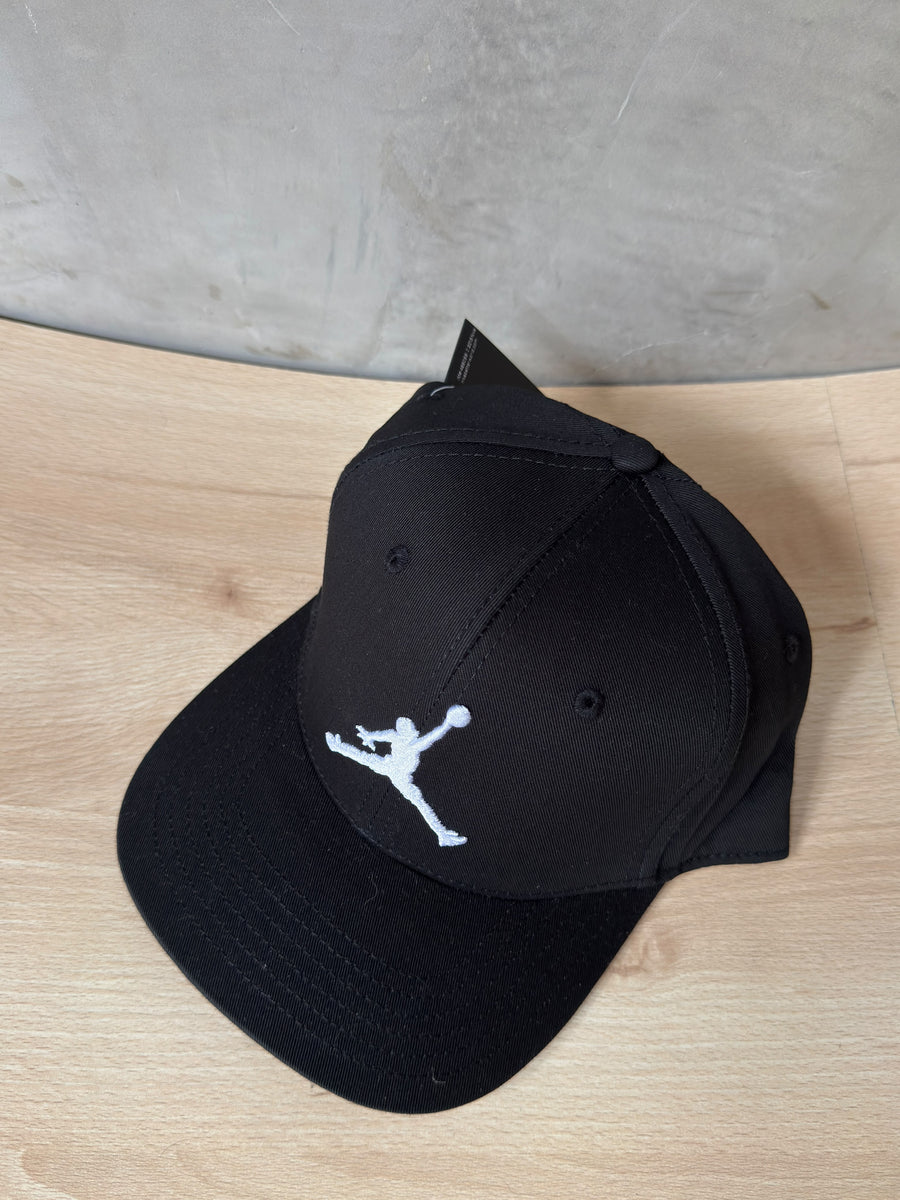 JORDAN NEGRA LOGO BLANCO