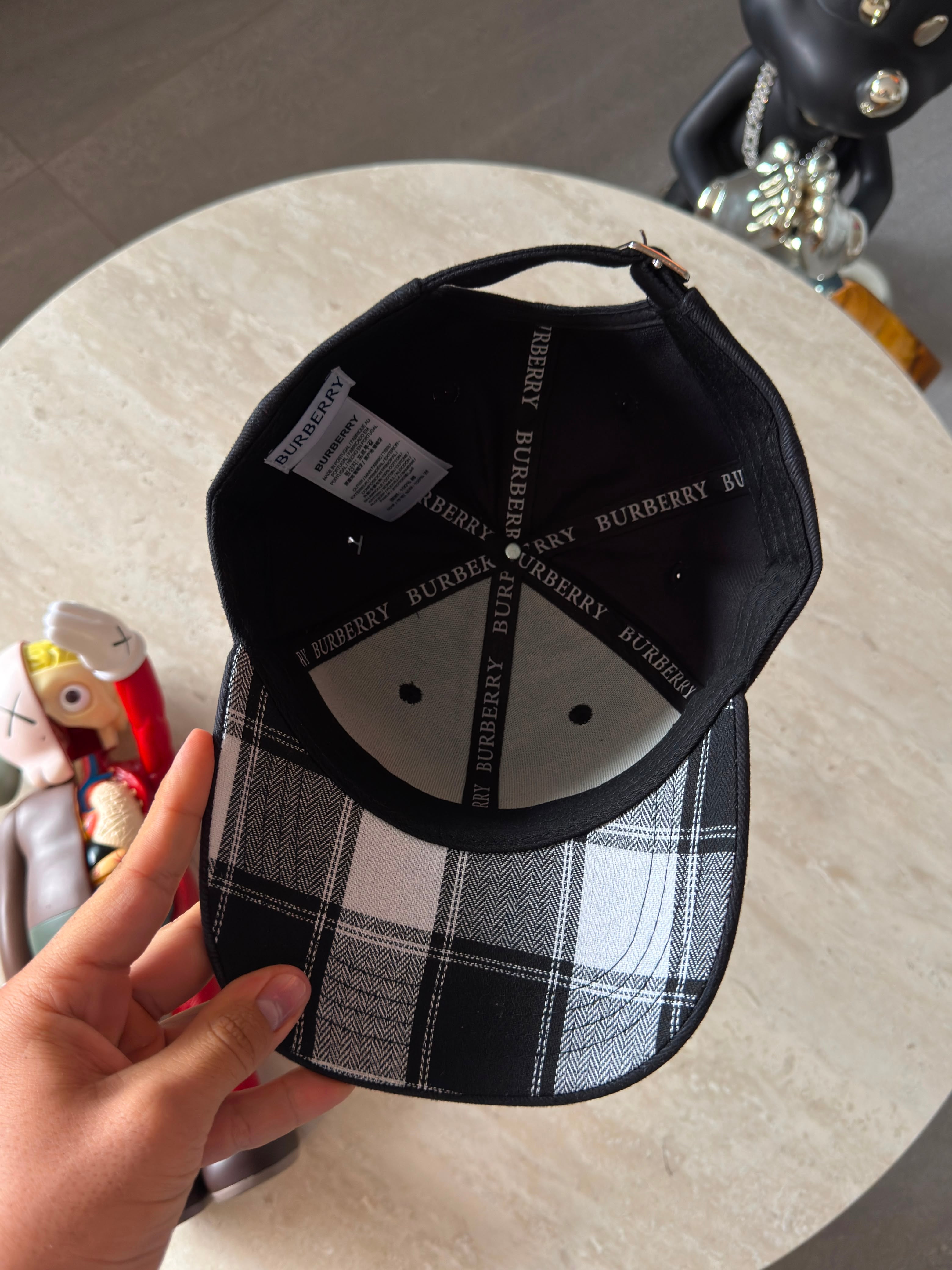 BURBERRY BLACK KNIGHT
