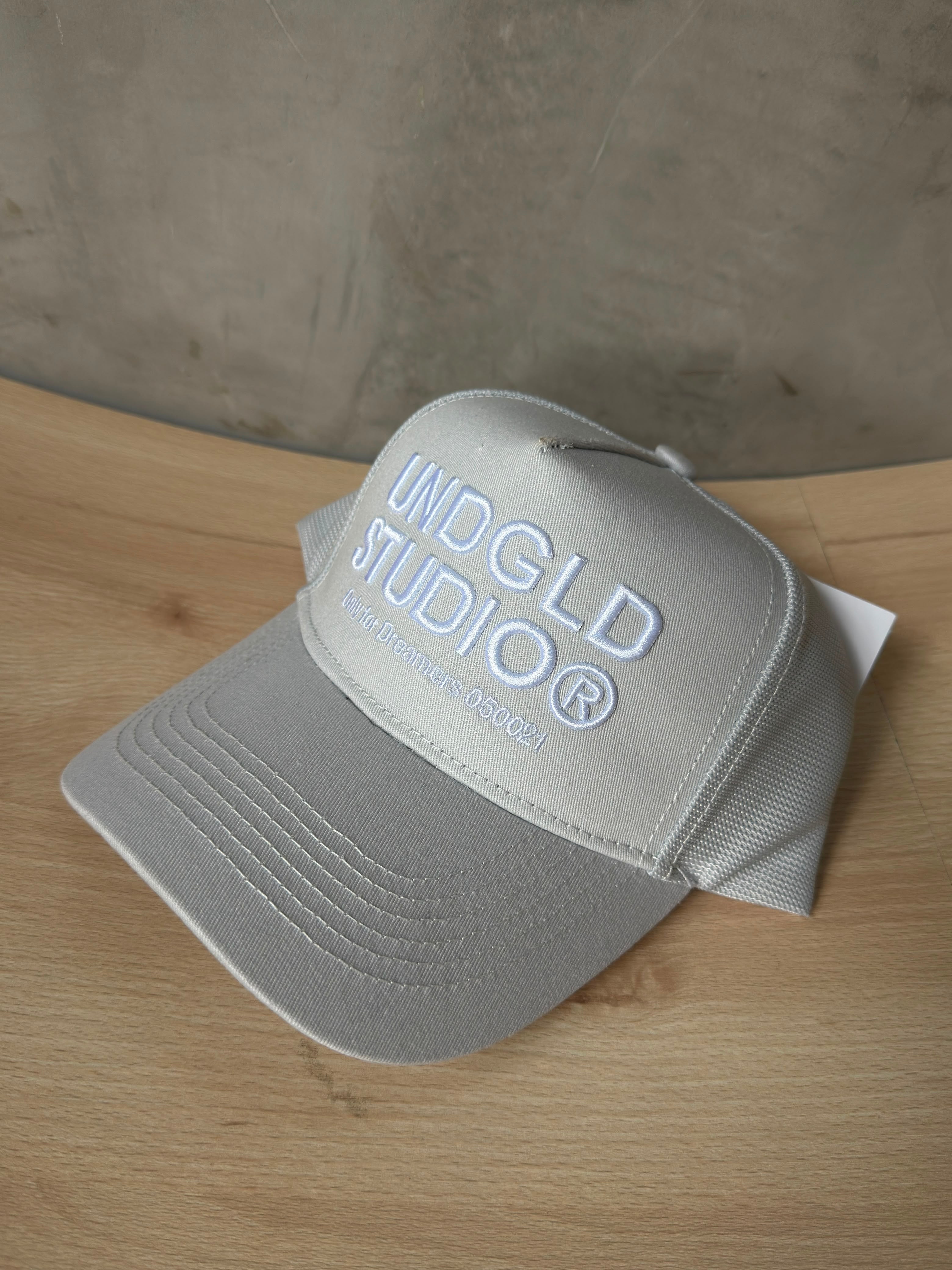 UNDERGOLD STUDIO GRIS