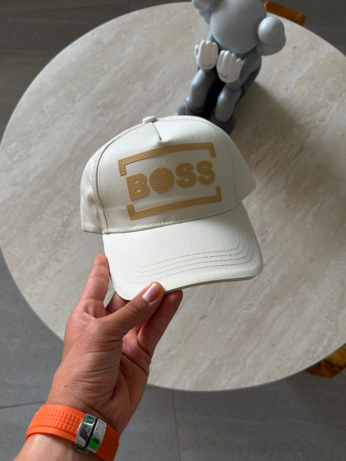 HUGO BOSS BEIGE