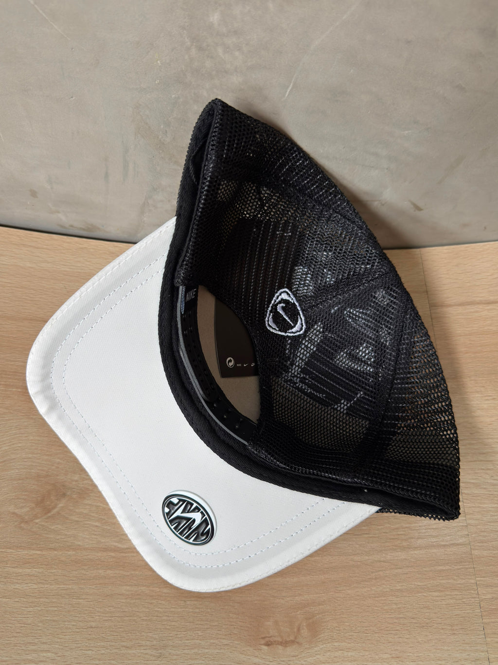 NIKE AERODINÁMICA BLANCA-MALLA NEGRA
