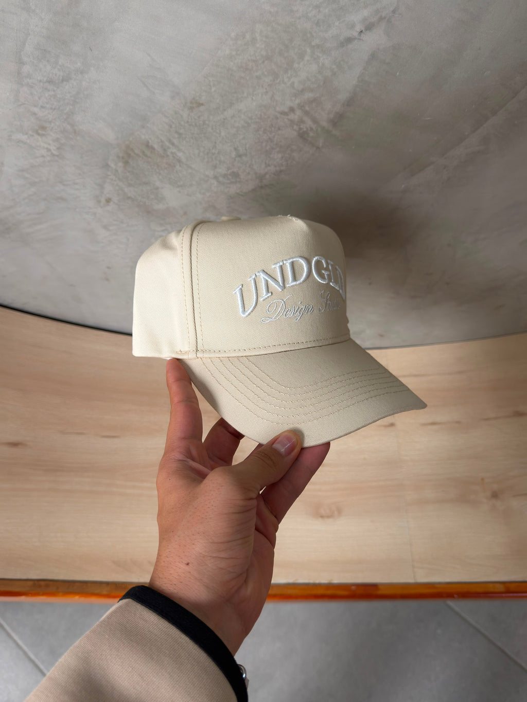 UNDERGOLD-BEIGE