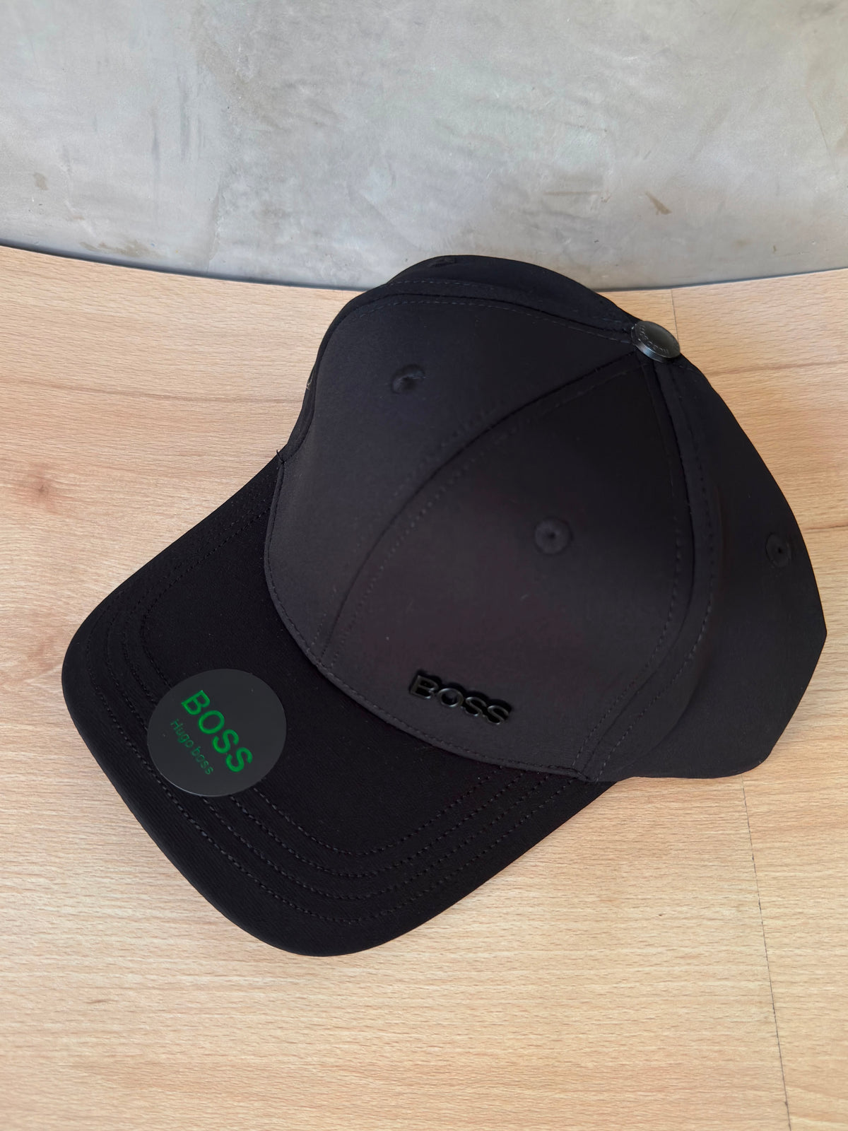 BOSS CLÁSICA LOGO MINIMALISTA NEGRA