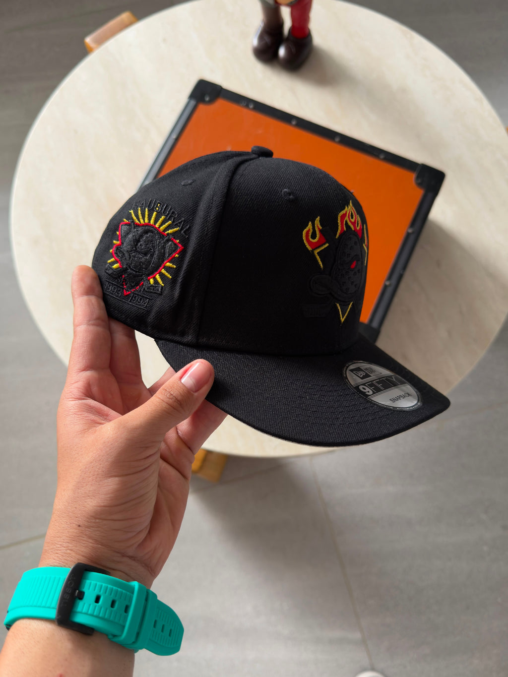 NEW ERA-NEGRO-BROCHE
