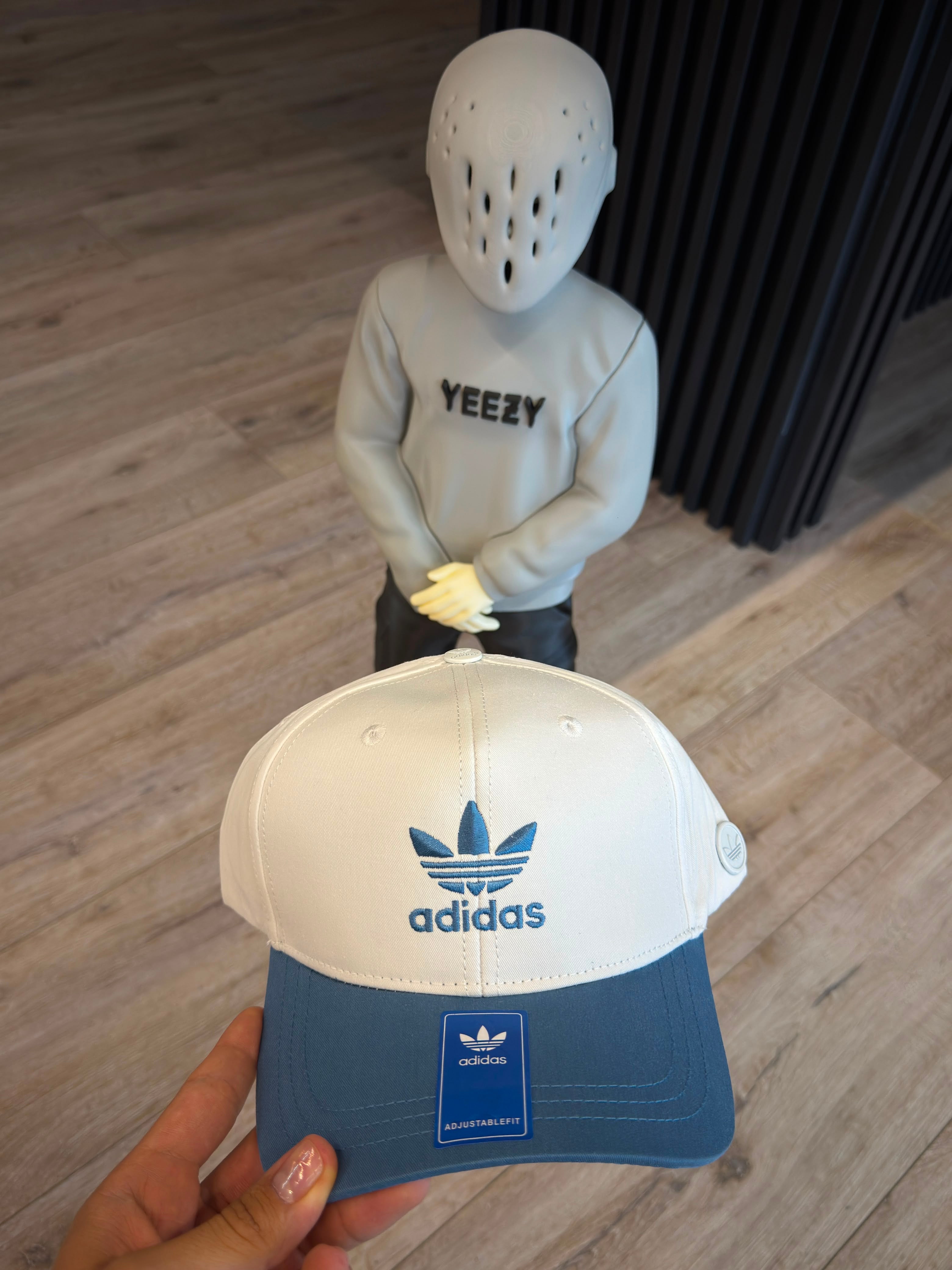 ADIDAS ORIGINALS SKY BLUE