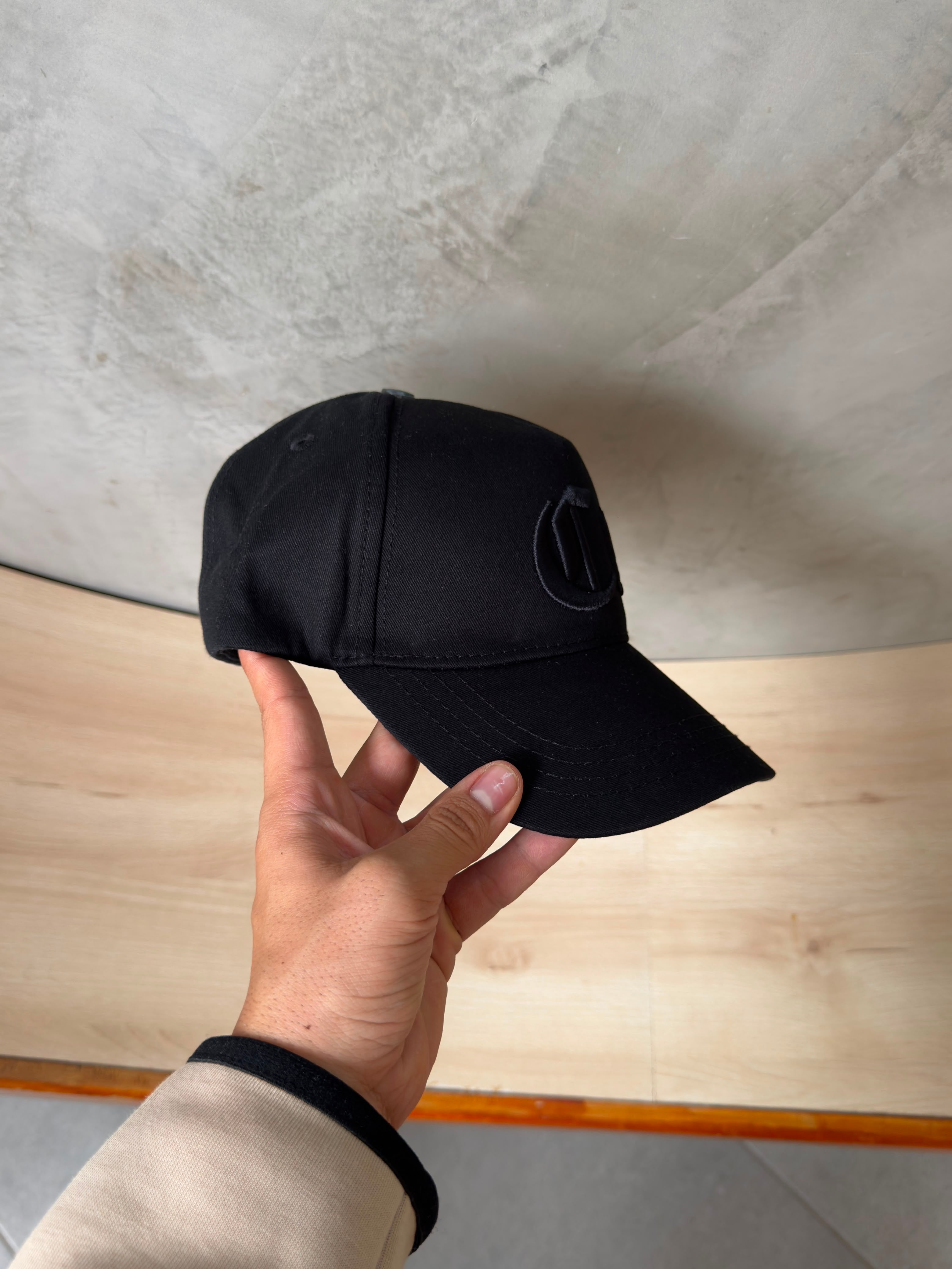 CLEMONT NEGRA LETRAS 3D