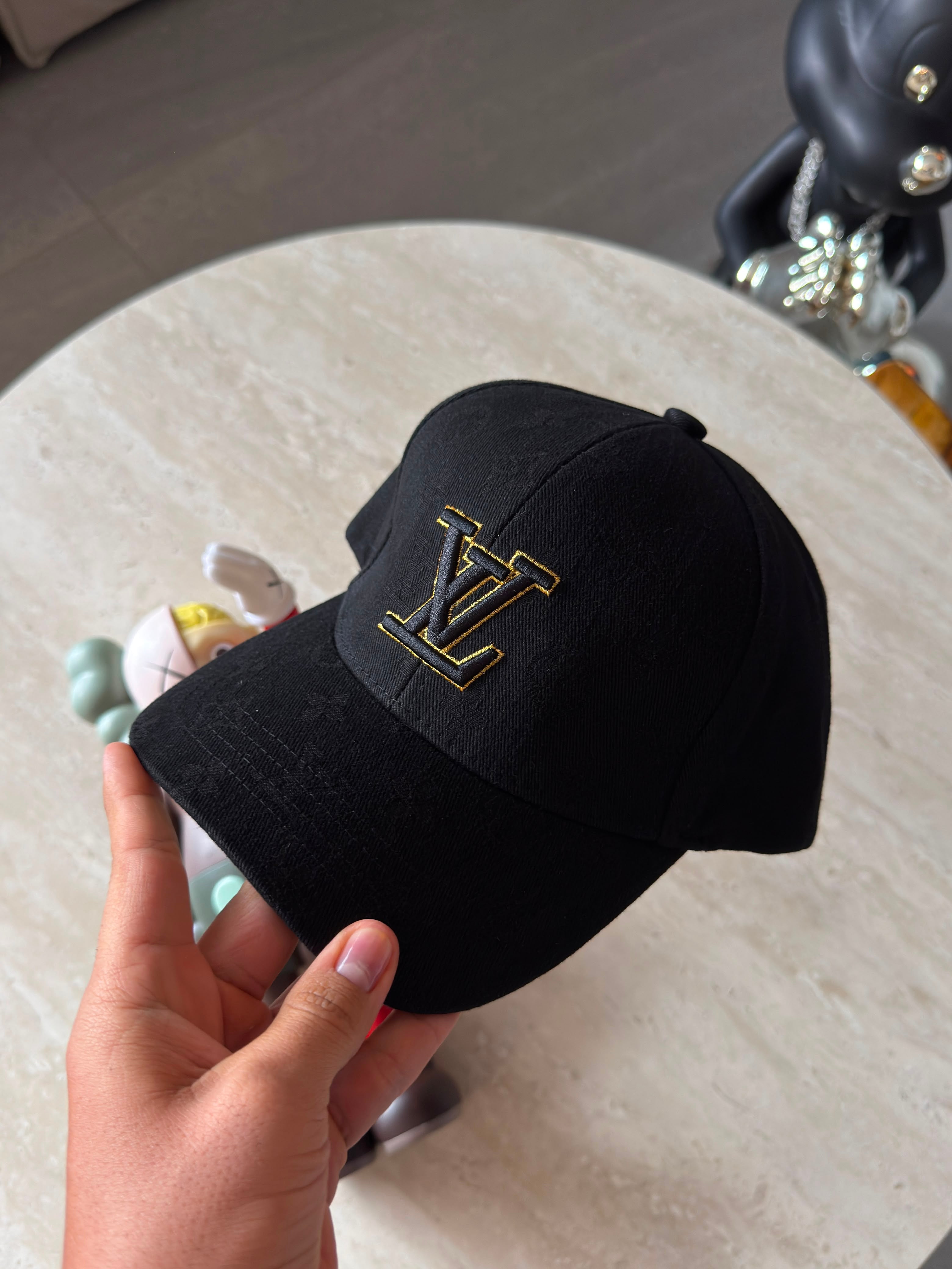 LOUIS VUITTON DISEÑADOR
