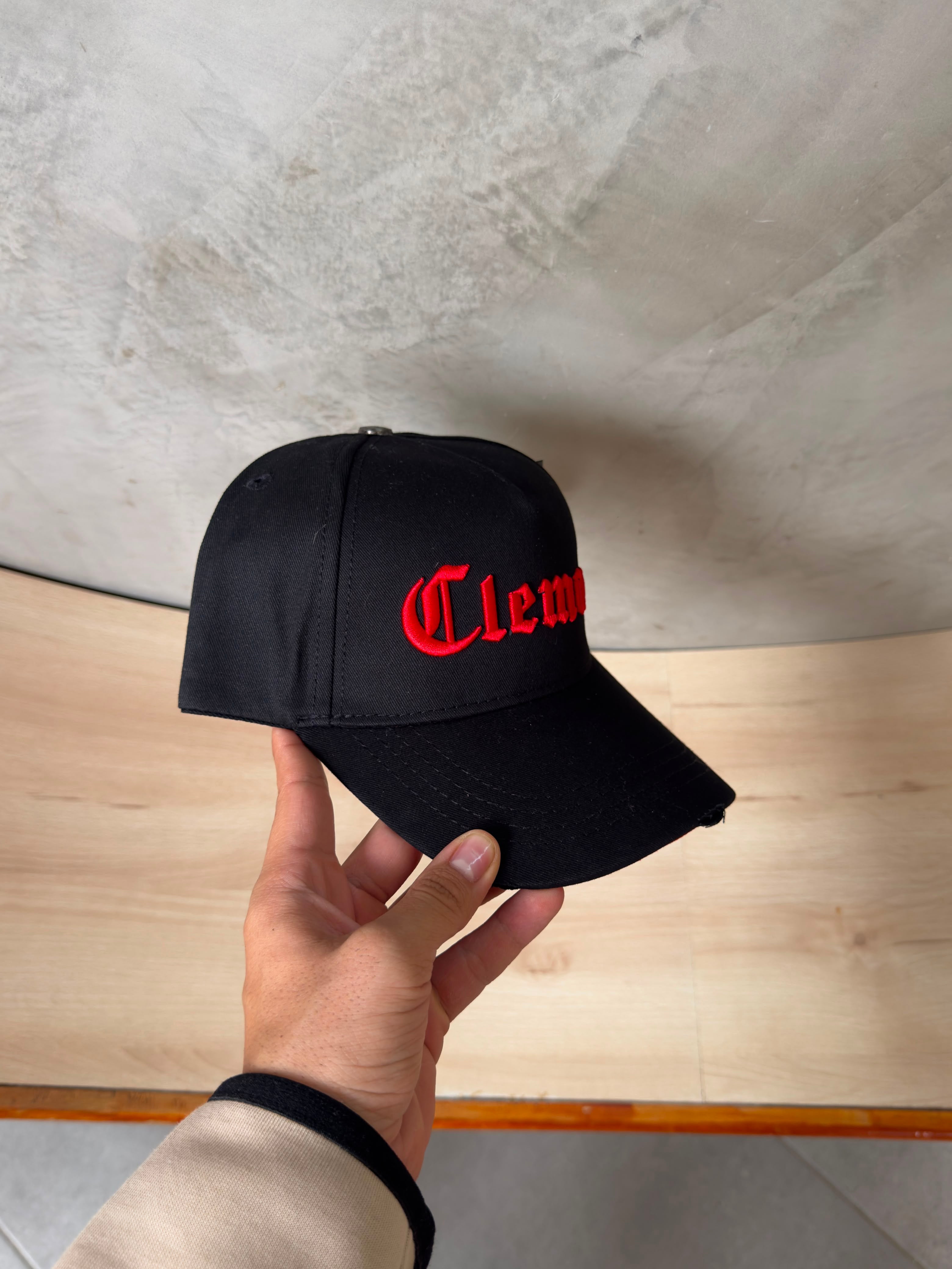 CLEMONT NEGRA EDICIÓN ROSA ROJA