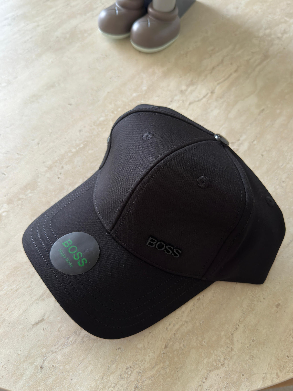 BOSS CLÁSICA LOGO MINIMALISTA NEGRA