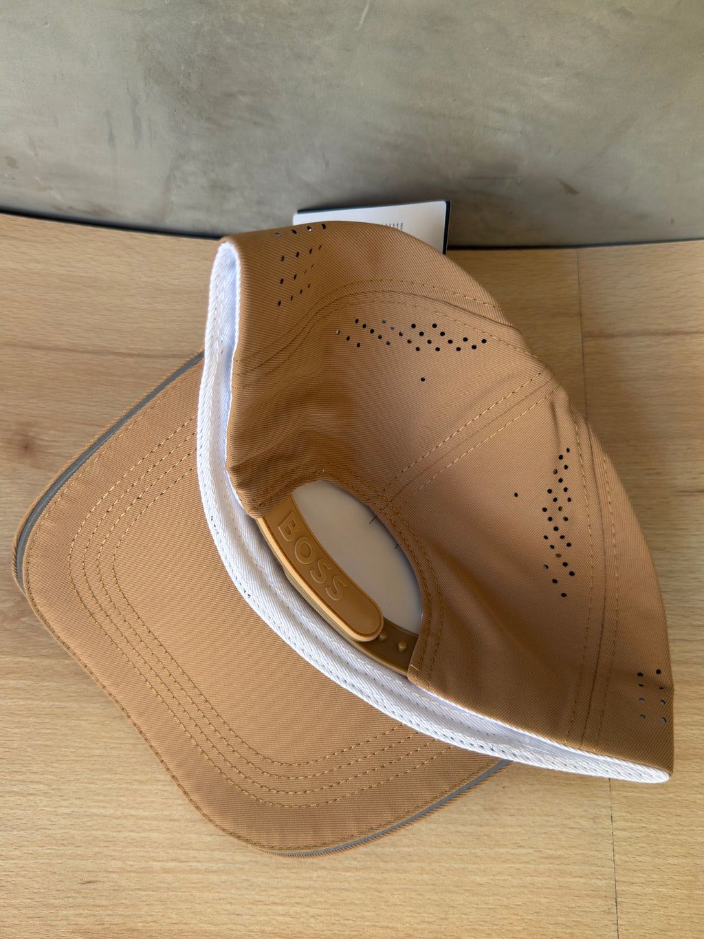 HUGO BOSS PERFORMANCE CAMEL