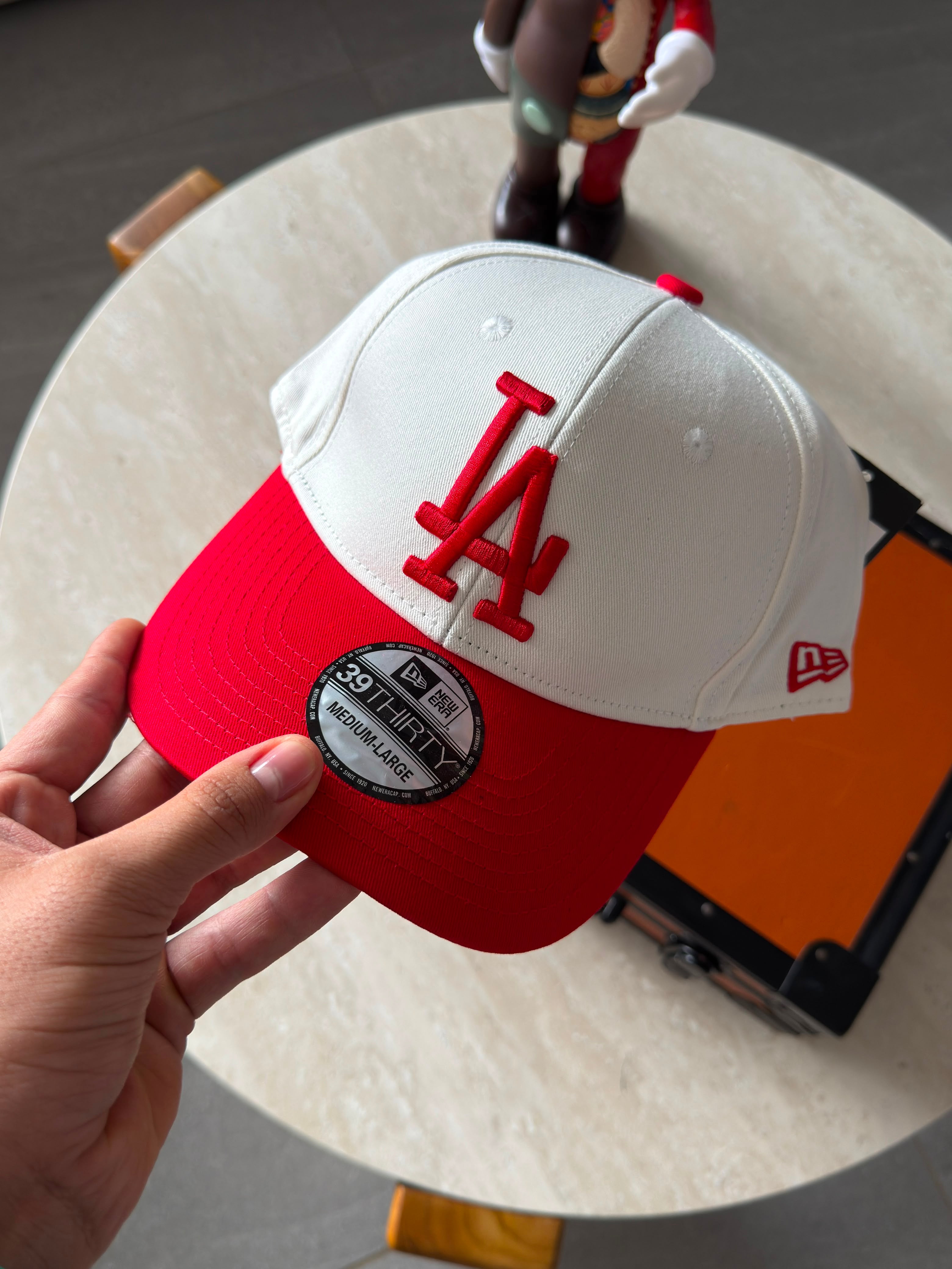 NEW ERA-LA BLANCO ROJO