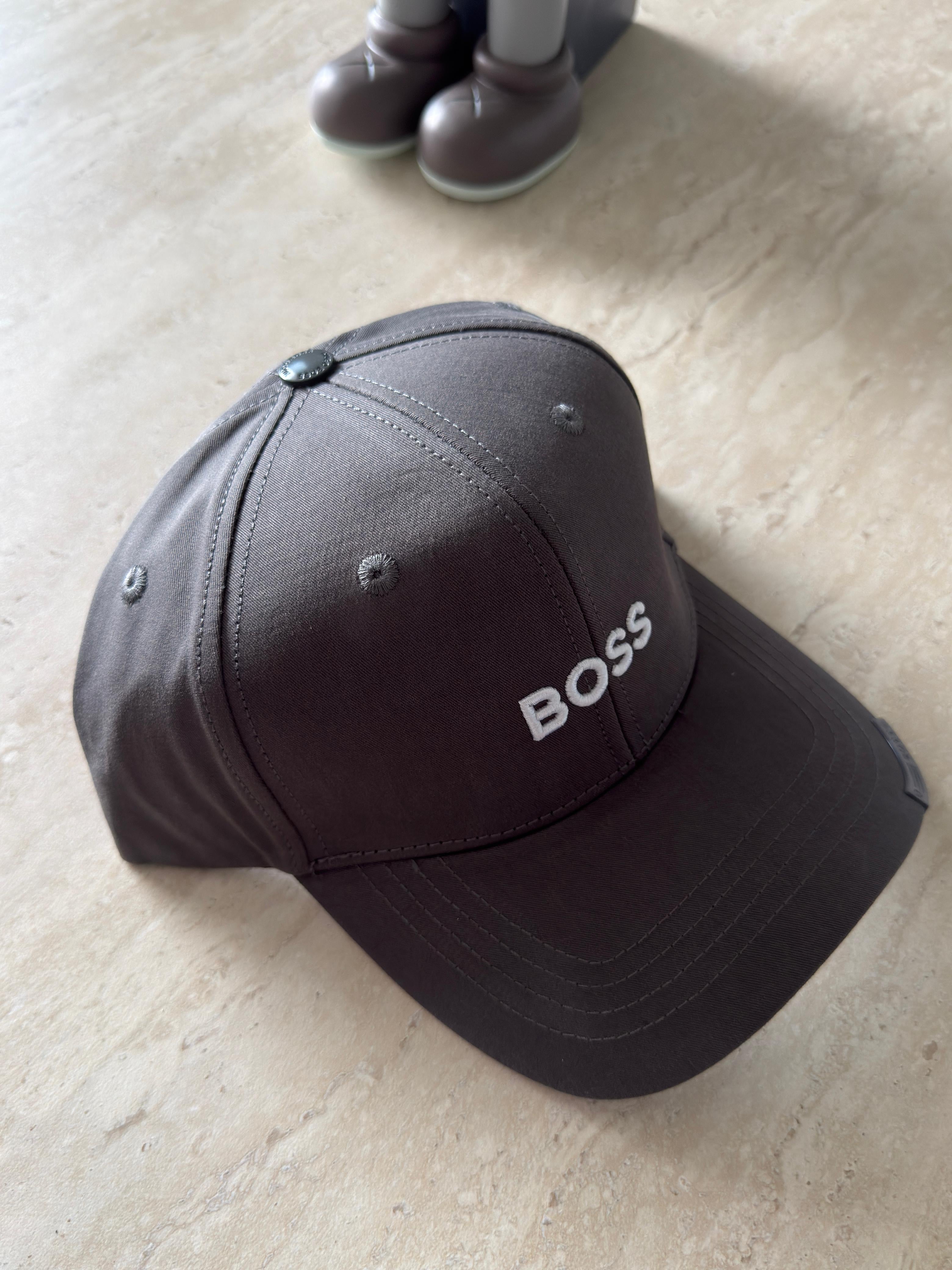 HUGO BOSS CLÁSICA GRIS