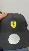 FERRARI ESCUDO AMARILLO