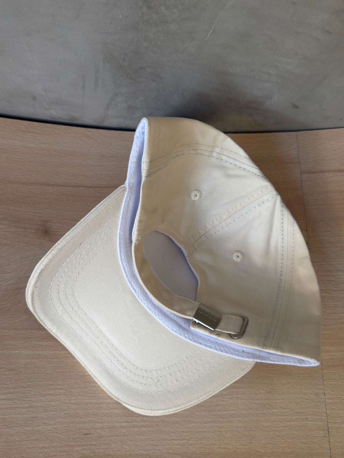 HUGO BOSS BEIGE