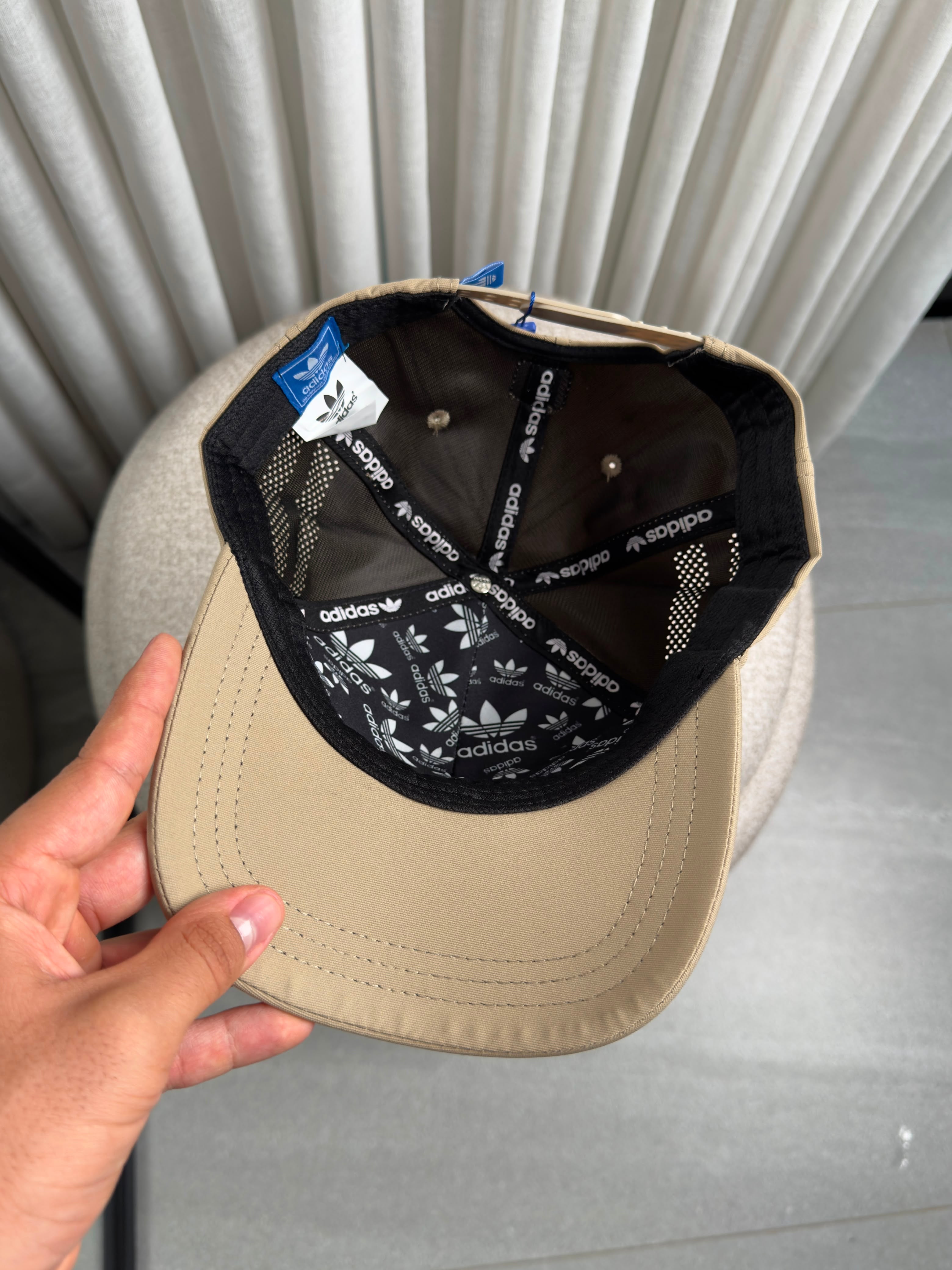 ADIDAS BEIGE LOGO ORIGINALS