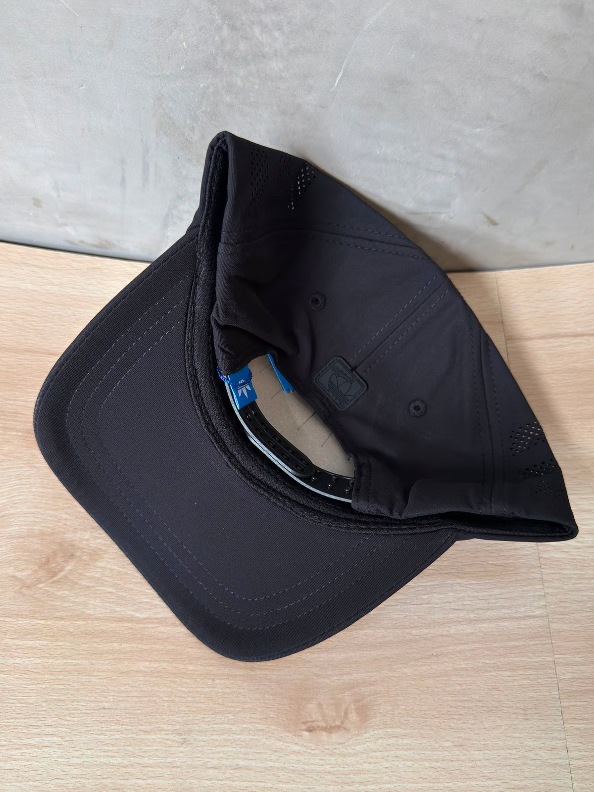 ADIDAS ORIGINALS BLACK ICON