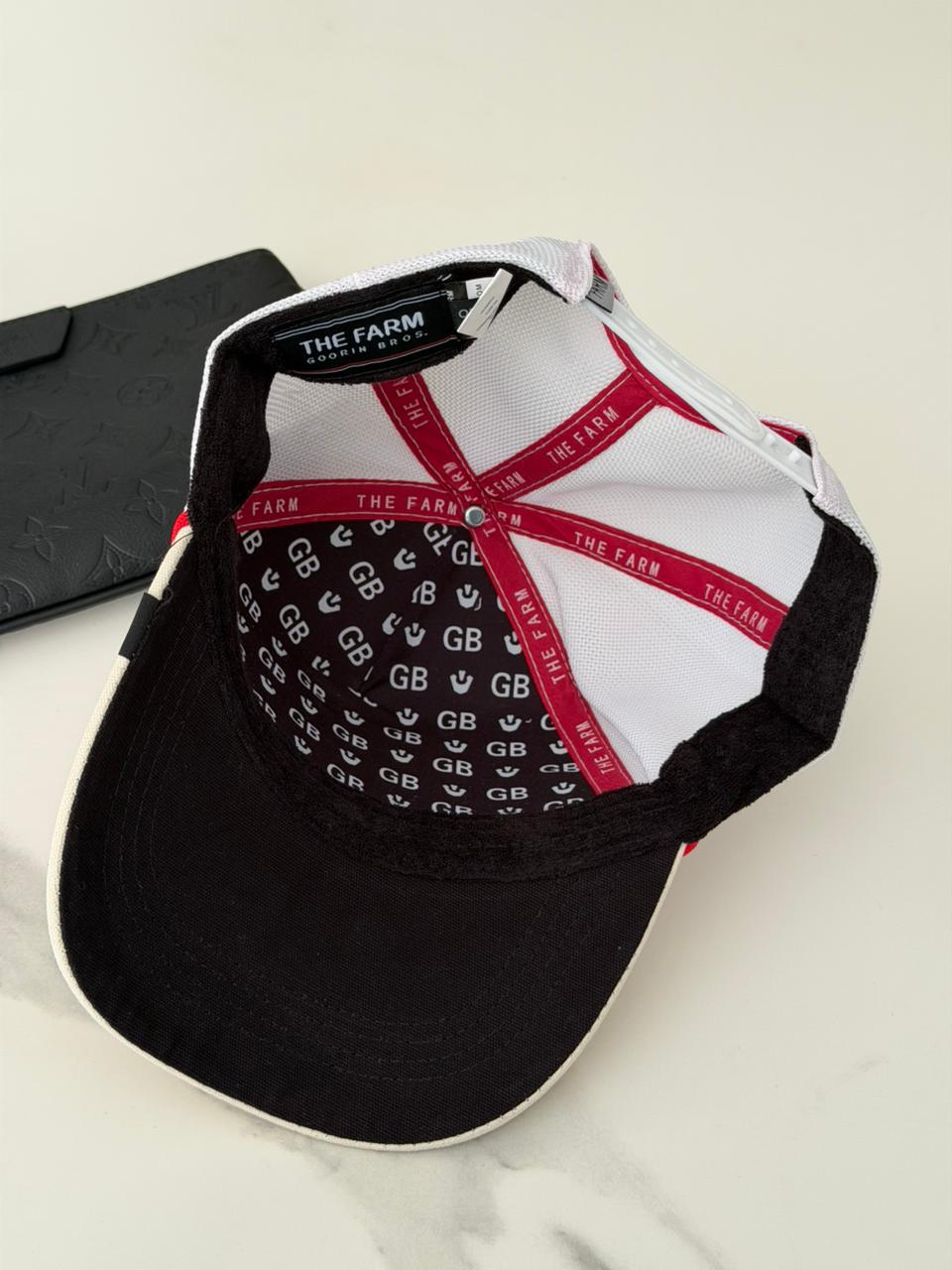 Gorra Freedom - Crema con rojo