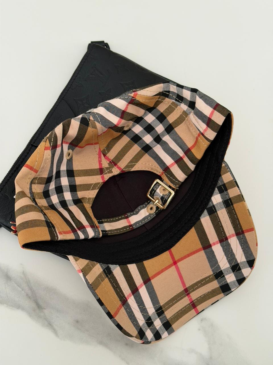 Gorra Burberry - Gucci