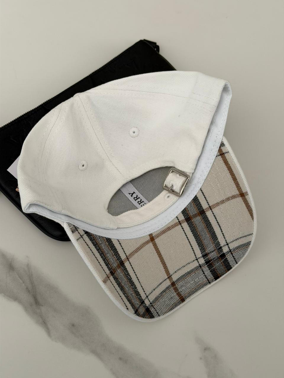 Gorra Burberry - Blanca