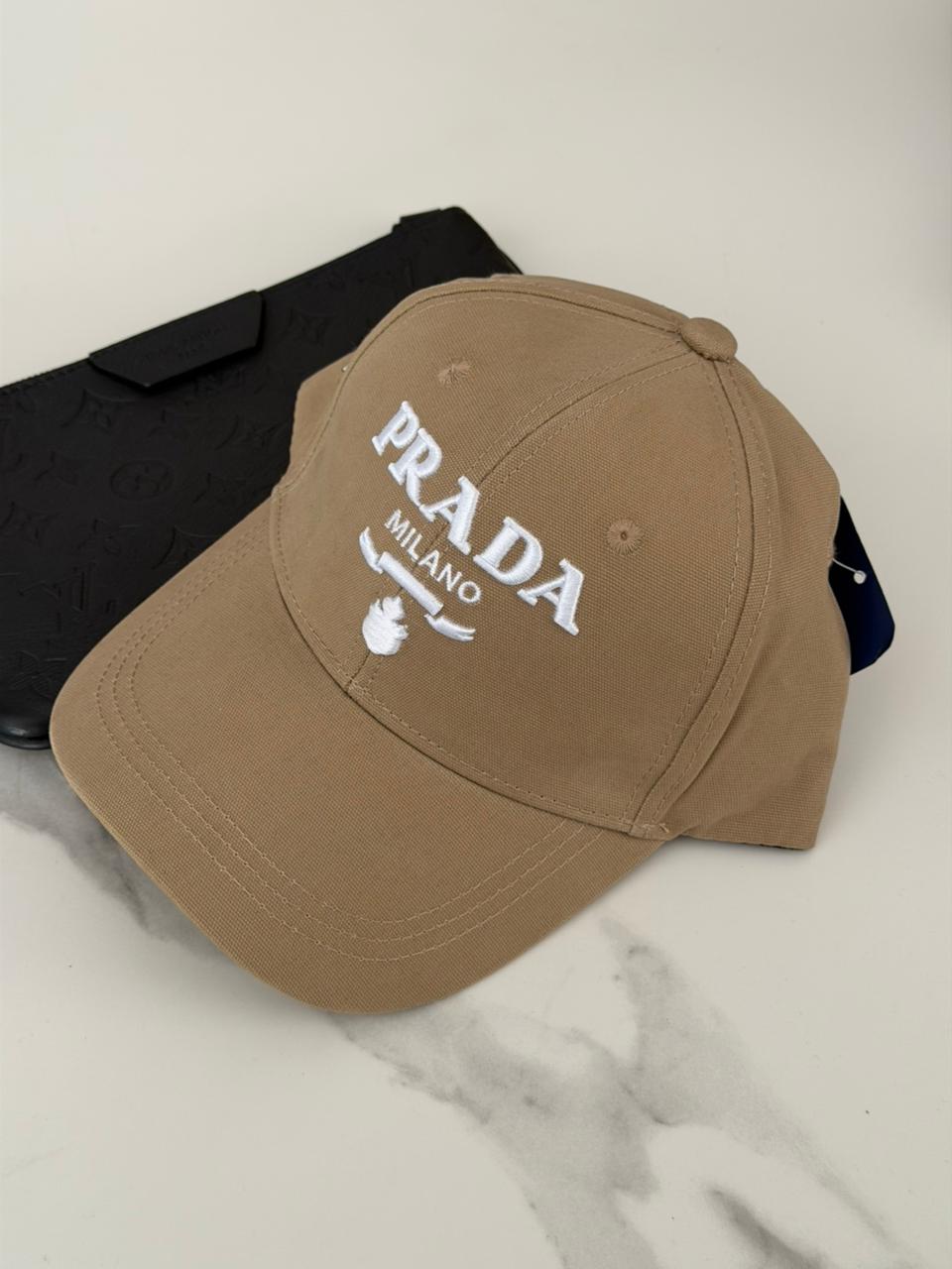 Gorra Prada - Cafe claro