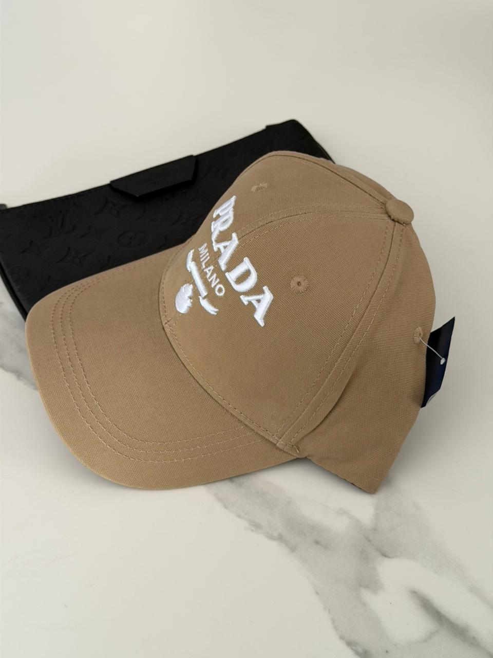 Gorra Prada - Cafe claro