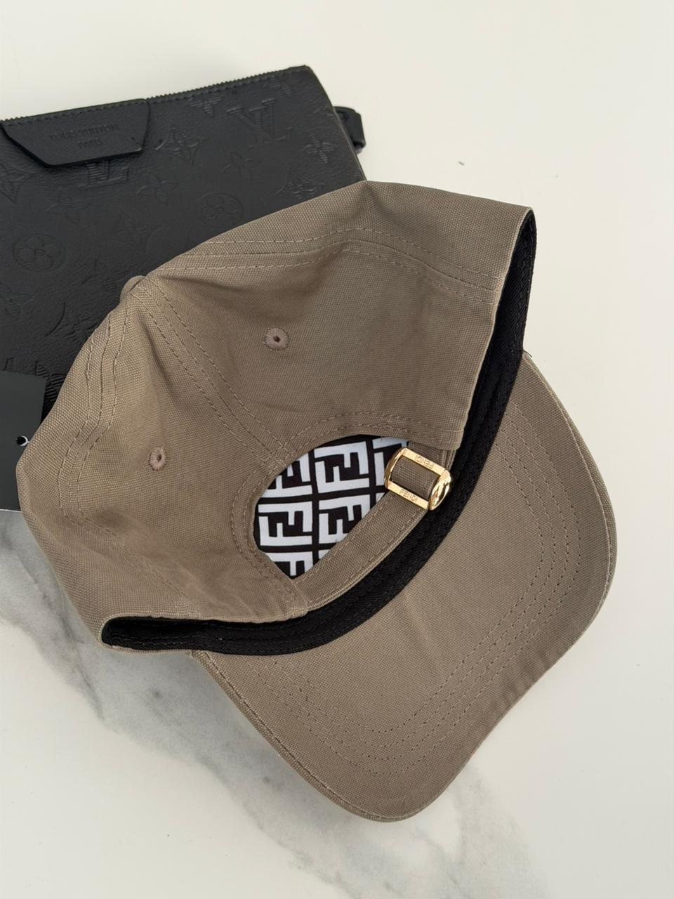 Gorra Fendi - Cafe