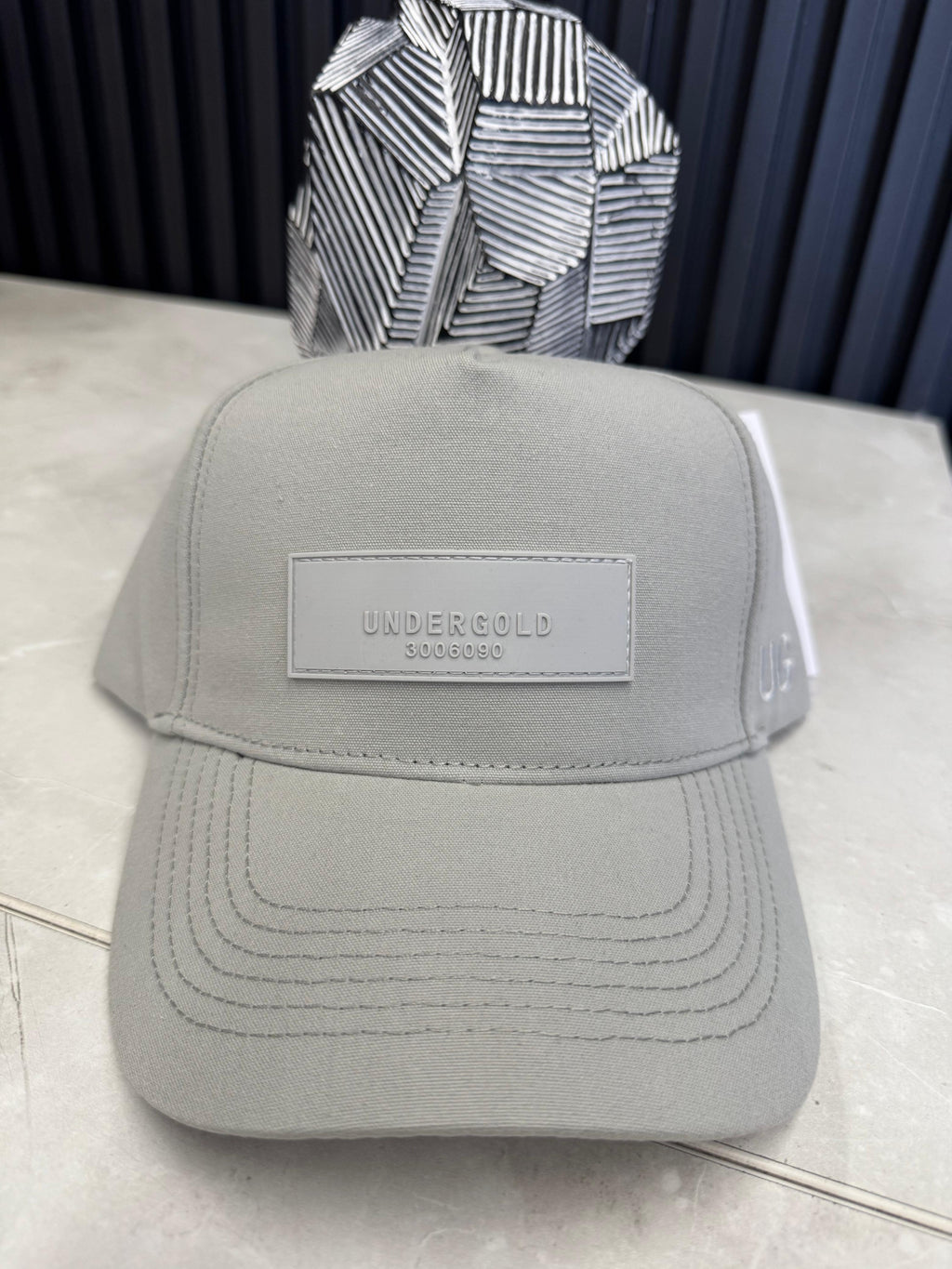 UNDERGOLD GRIS