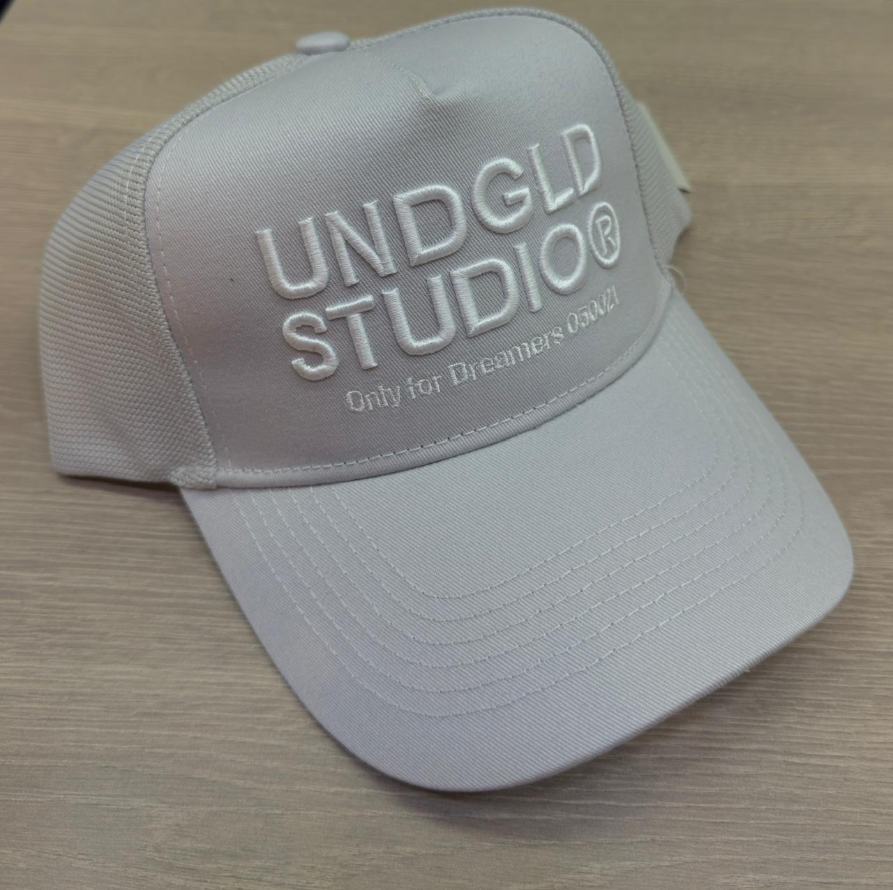 UNDERGOLD STUDIO GRIS