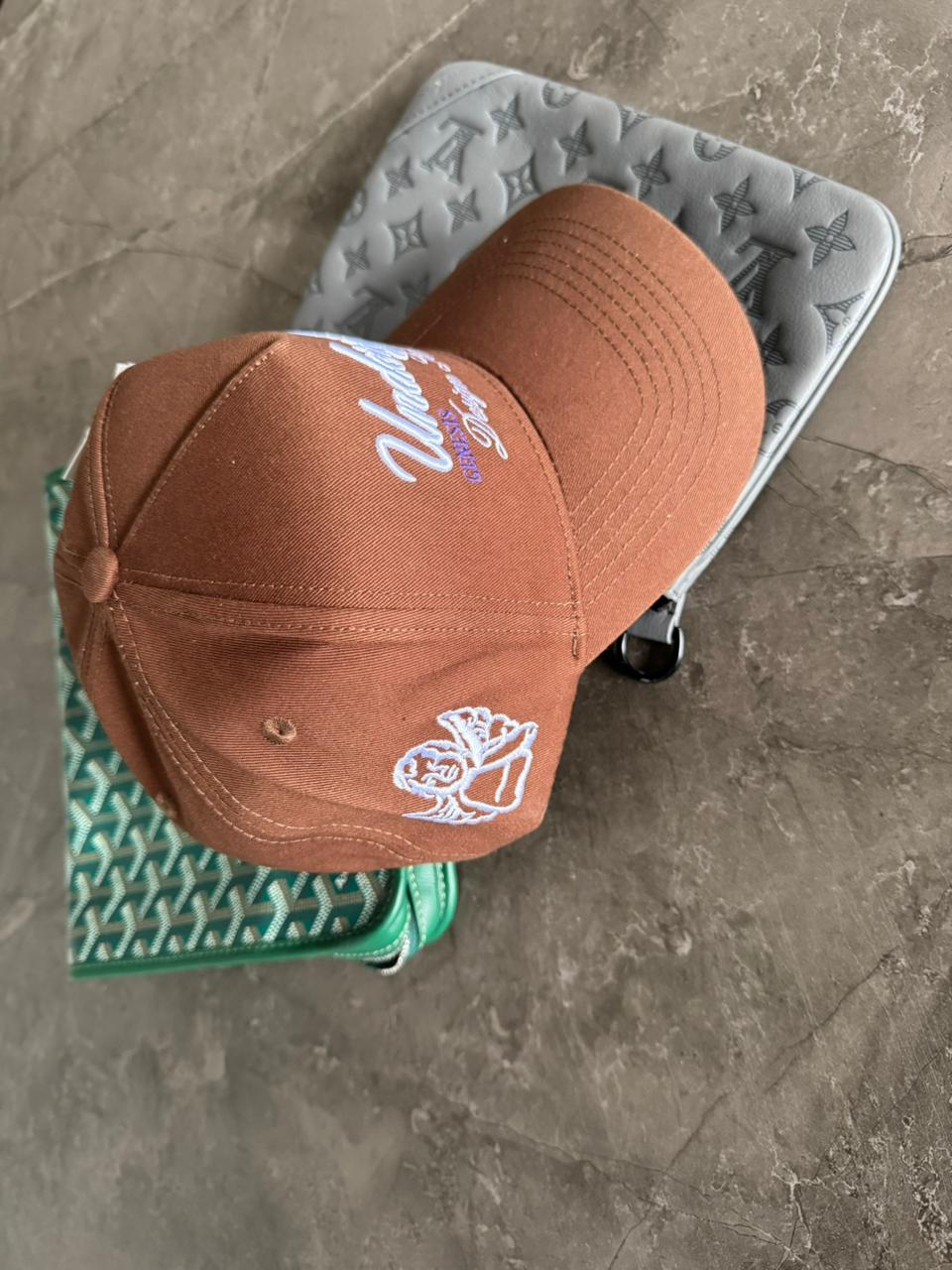 GORRA UNDERGOLD CAFE ANGELES