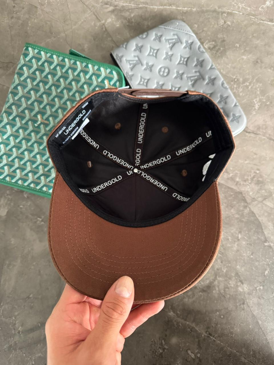 GORRA UNDERGOLD CAFE ANGELES