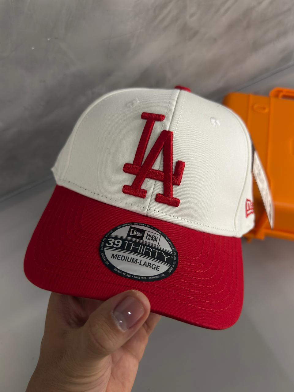 NEW ERA-LA BLANCO ROJO