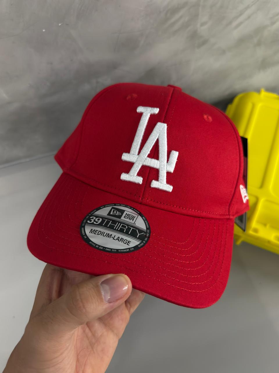 NEW ERA-LA ROJA