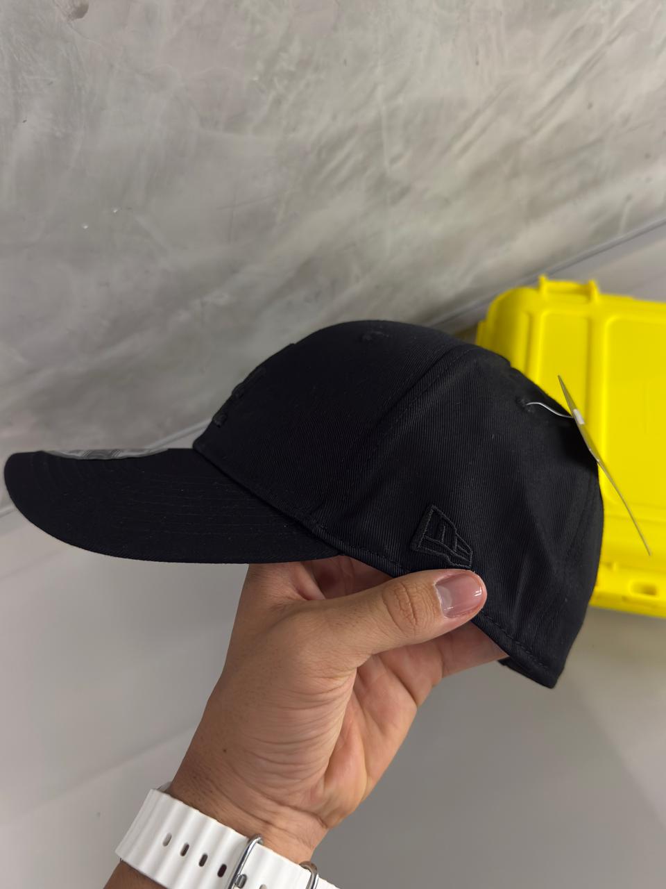 NEW ERA-NEGRA LA