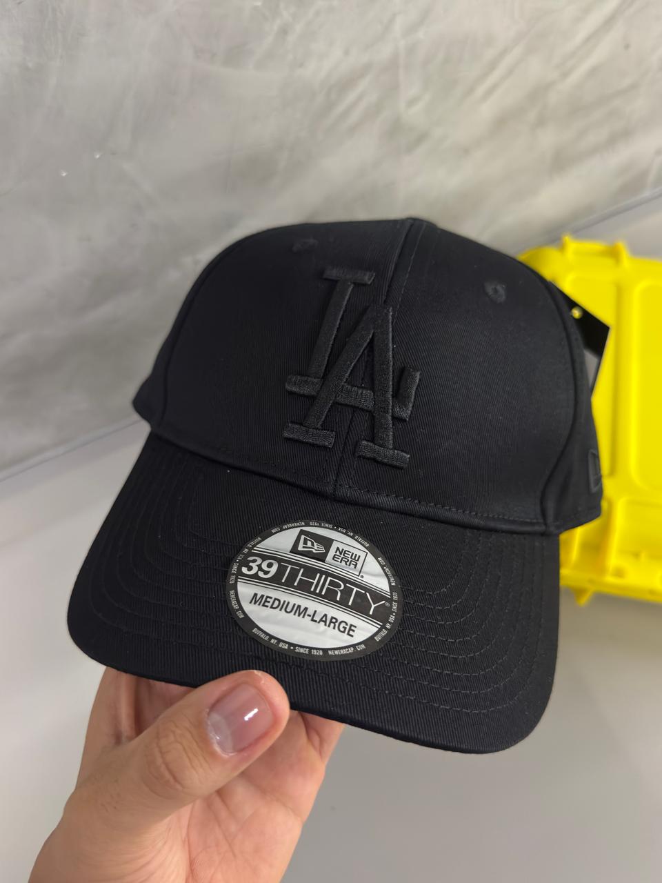 NEW ERA-NEGRA LA
