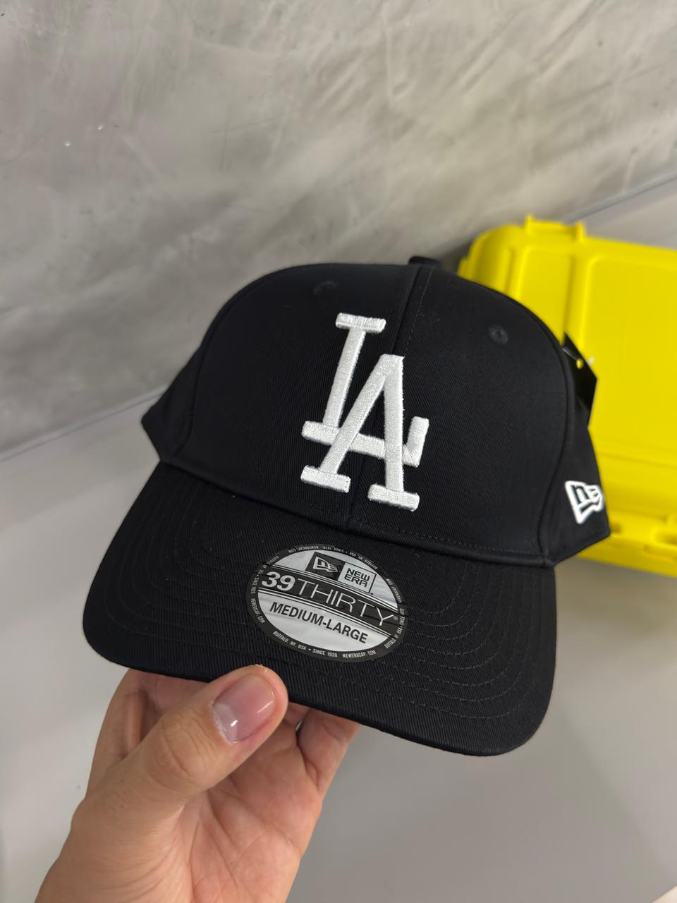 NEW ERA-NEGRO LA BLANCO