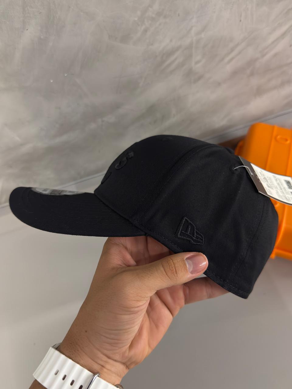 NEW ERA-A´s NEGRA