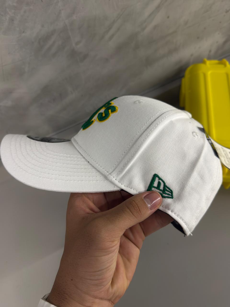 NEW ERA-BLANCA A´s VERDE