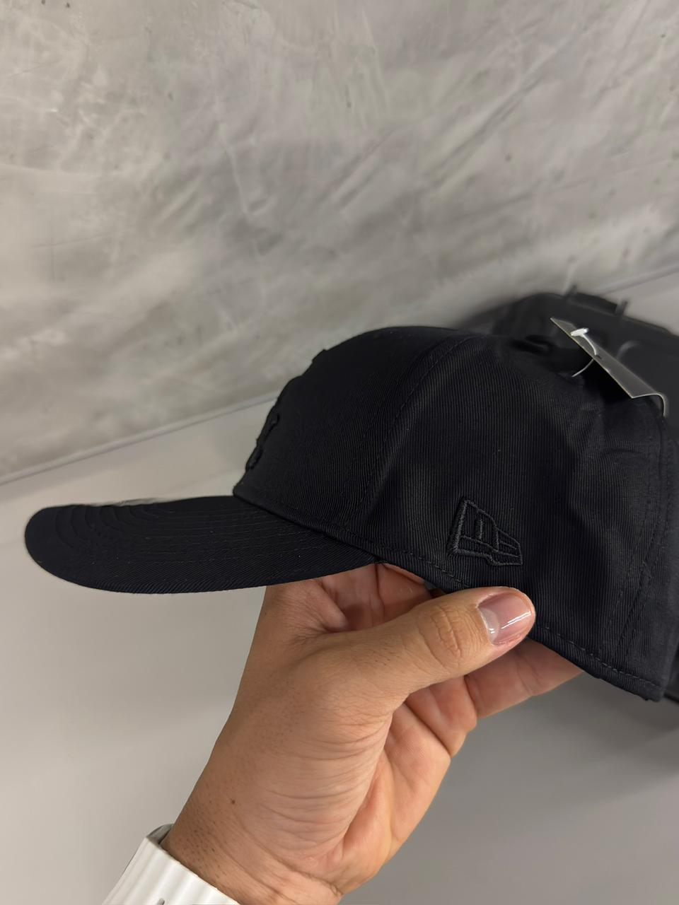 NEW ERA-NEGRA