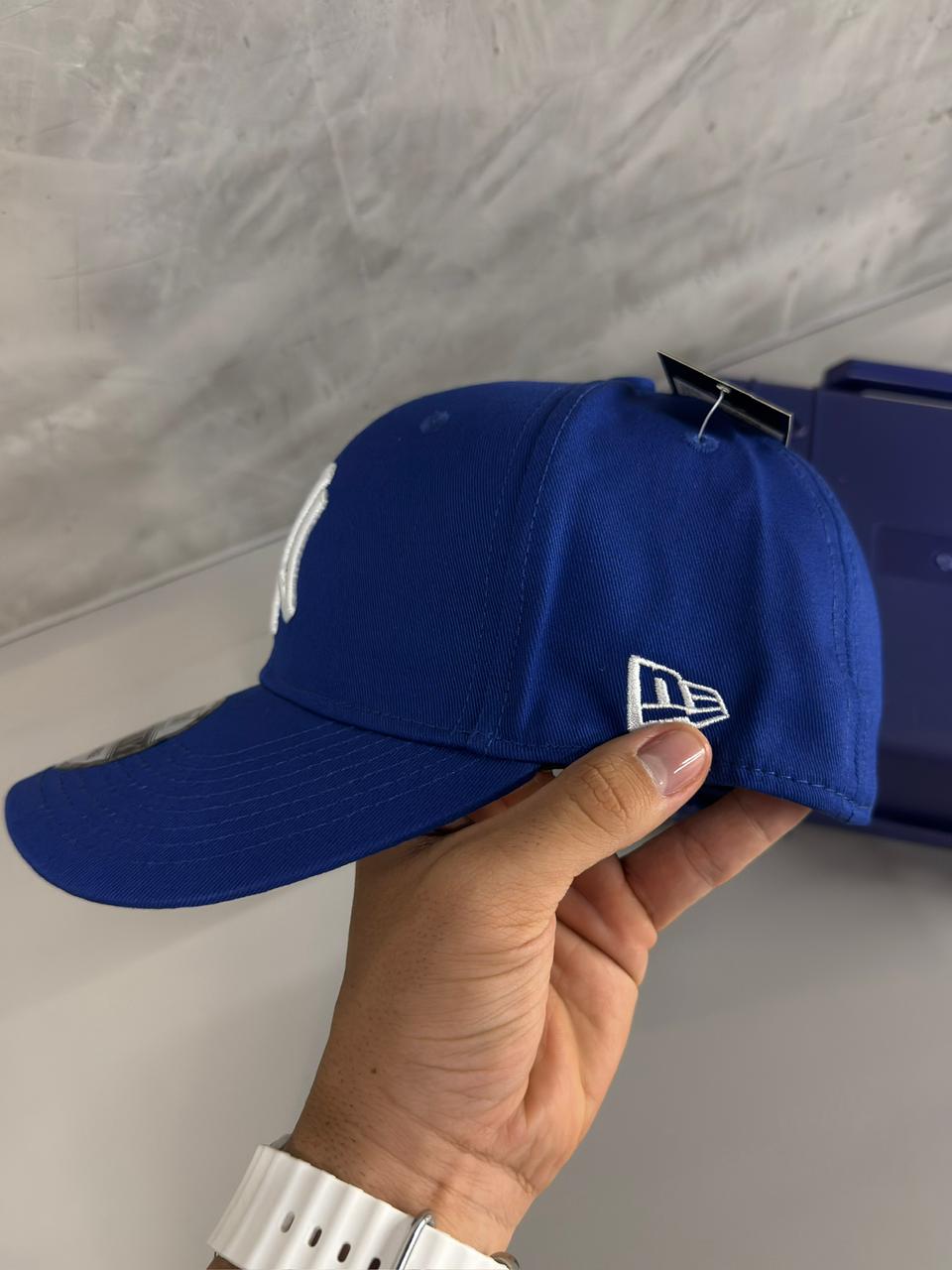 NEW ERA-AZUL NY BLANCO