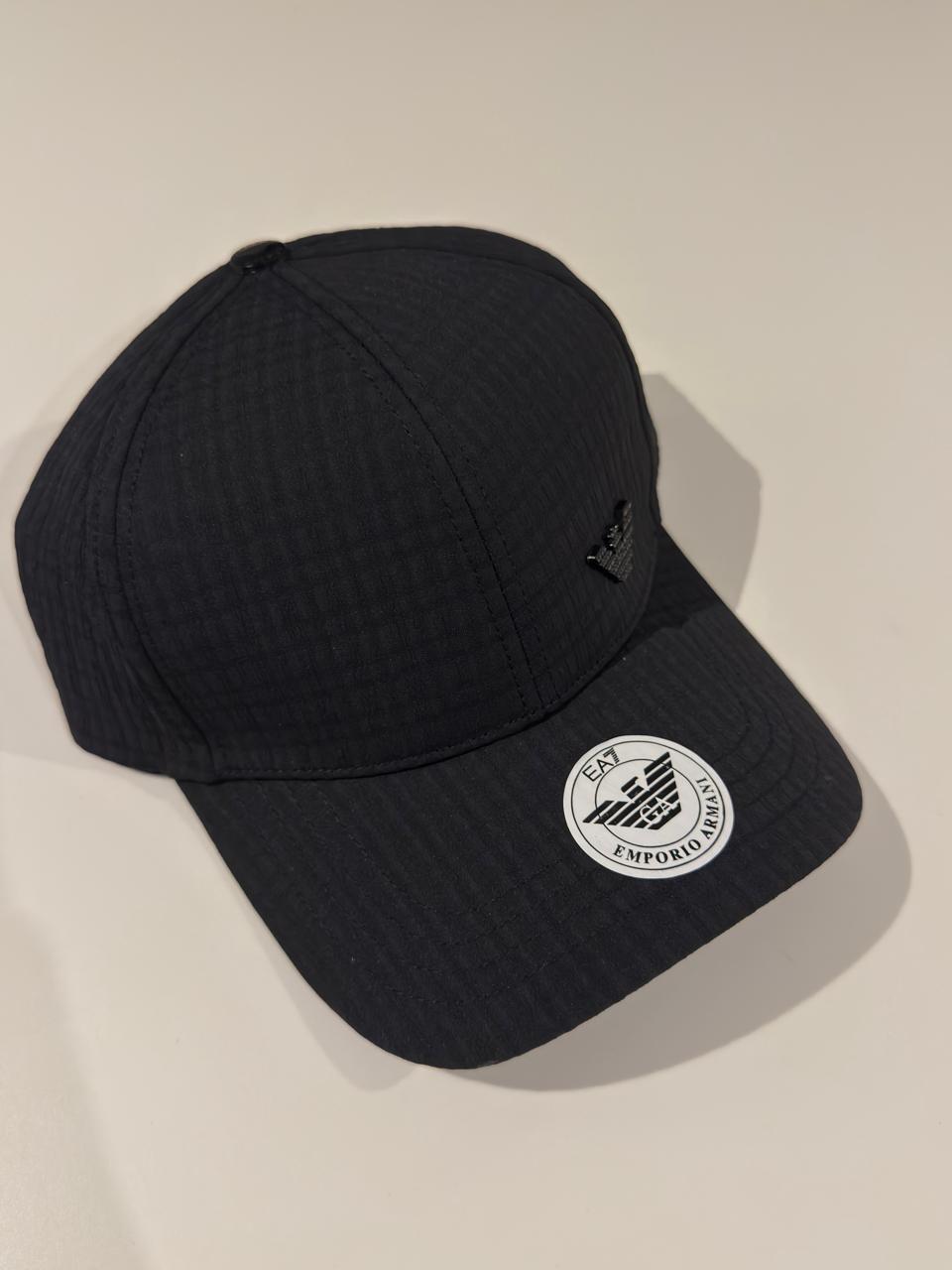 ARMANI CLÁSICA LOGO METALICO NEGRO