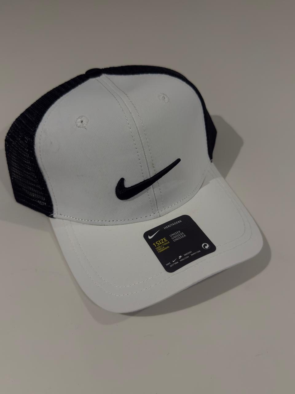 NIKE AERODINÁMICA BLANCA-MALLA NEGRA