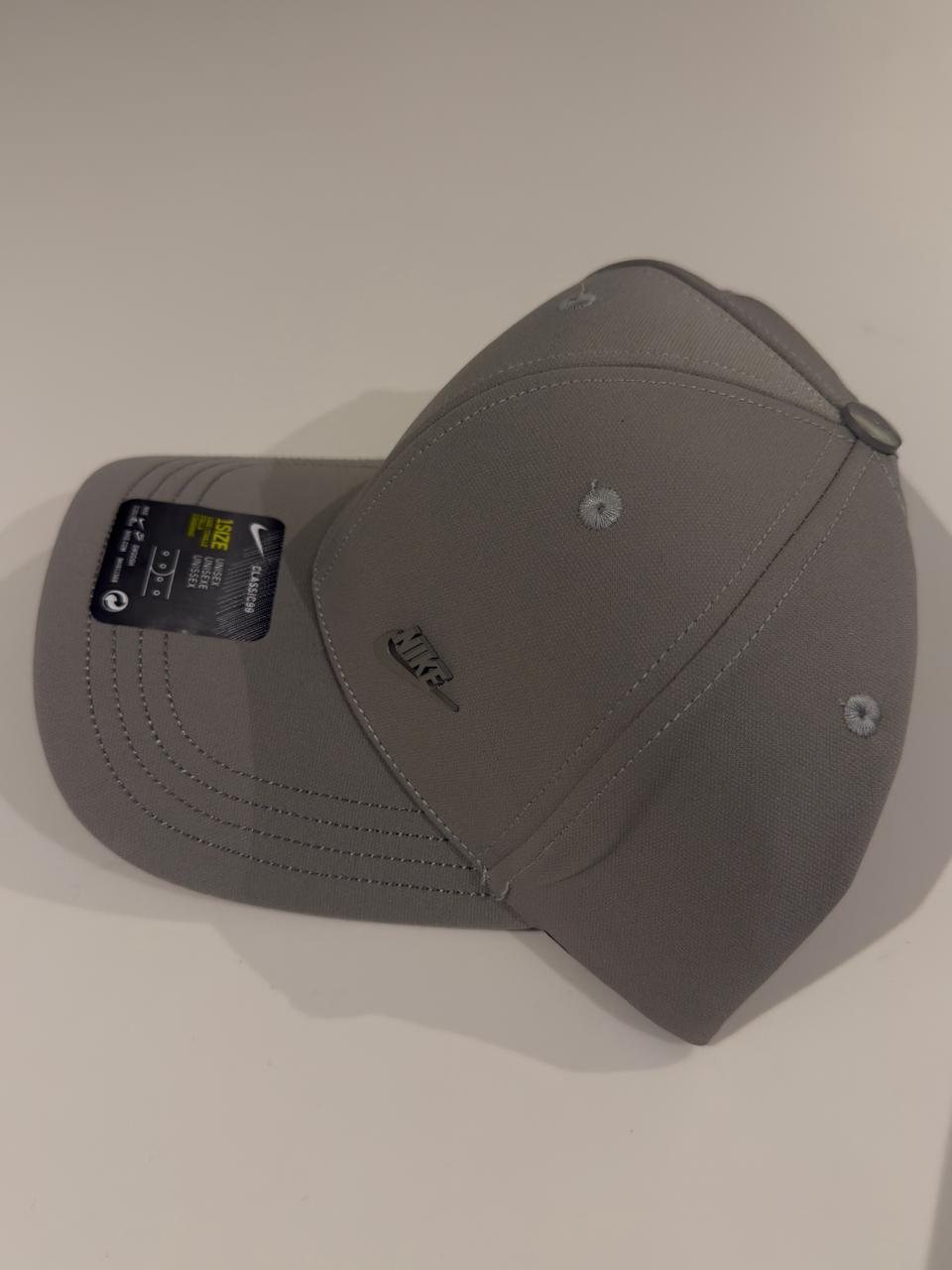 NIKE AERODINÁMICA CLÁSICA VERDE AÉREO