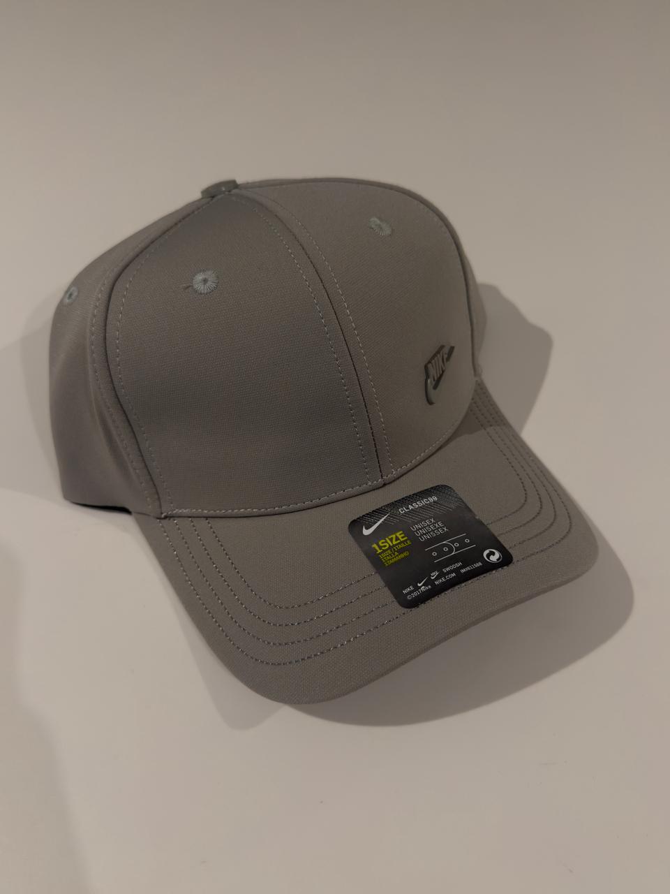 NIKE AERODINÁMICA CLÁSICA VERDE AÉREO