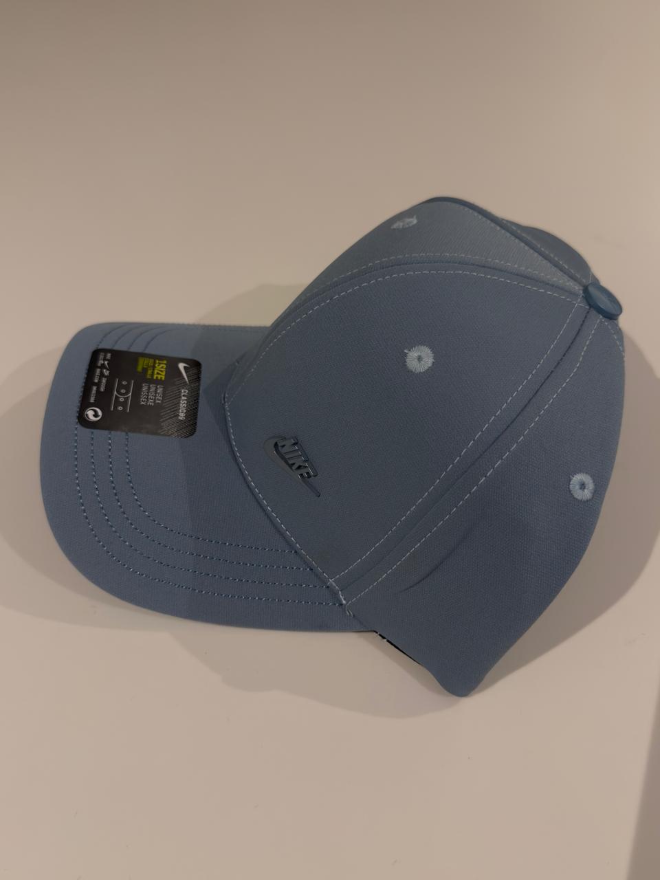 NIKE AERODINÁMICA CLÁSICA AZUL CLARO